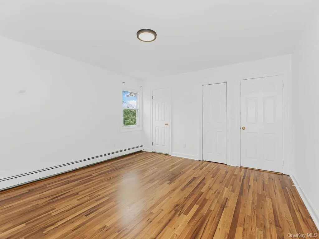 131 Hunts Bridge Road, Yonkers, NY, 3 Bedrooms Bedrooms, 6 Rooms Rooms,1 BathroomBathrooms,Residential Lease,For Rent,Hunts Bridge,0,1019020 131 Hunts Bridge Road, Yonkers, NY, 3 Bedrooms Bedrooms, 6 Rooms Rooms,1 BathroomBathrooms,Residential Lease,For Rent,Hunts Bridge,0,1019020