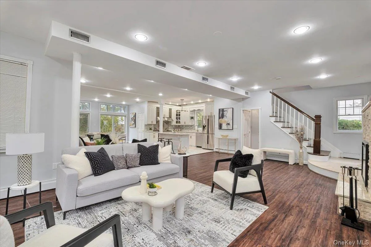 193 Nelson Road, Scarsdale, NY, 4 Bedrooms Bedrooms, 7 Rooms Rooms,2 BathroomsBathrooms,Residential Lease,For Rent,Nelson,0,1019022 193 Nelson Road, Scarsdale, NY, 4 Bedrooms Bedrooms, 7 Rooms Rooms,2 BathroomsBathrooms,Residential Lease,For Rent,Nelson,0,1019022