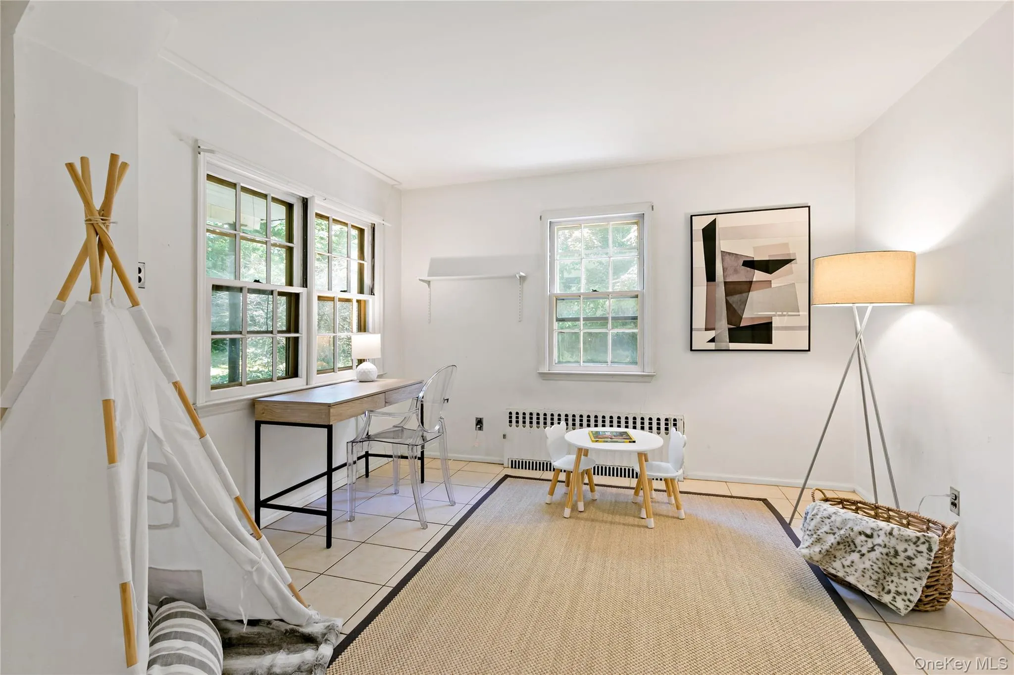 Breakfast Room or Playroom off Kitchen Breakfast Room or Playroom off Kitchen