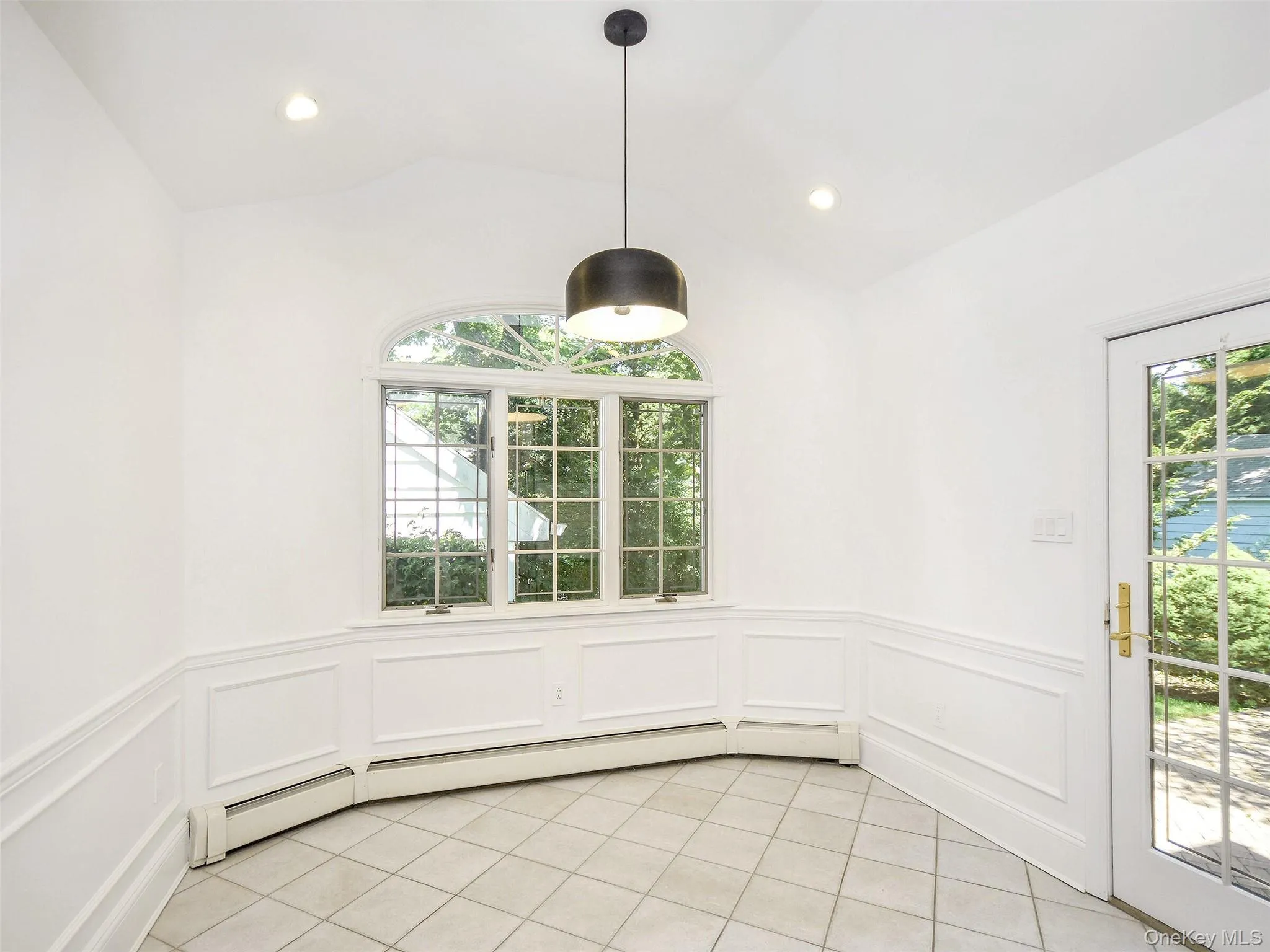 121 Hillcrest Avenue, North Hempstead, NY, 3 Bedrooms Bedrooms, 7 Rooms Rooms,2 BathroomsBathrooms,Residential Lease,For Rent,Hillcrest,0,1019028 121 Hillcrest Avenue, North Hempstead, NY, 3 Bedrooms Bedrooms, 7 Rooms Rooms,2 BathroomsBathrooms,Residential Lease,For Rent,Hillcrest,0,1019028