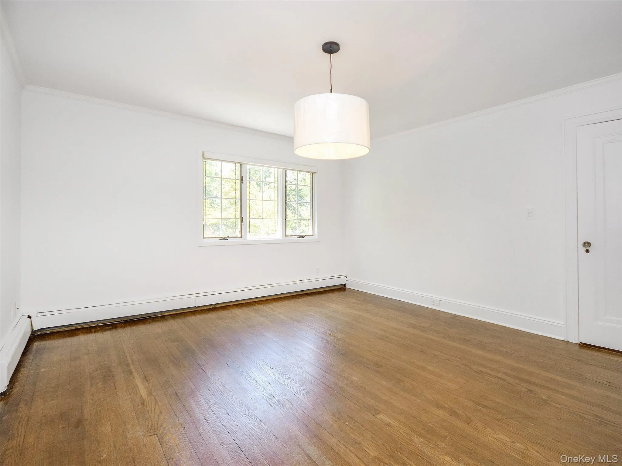 121 Hillcrest Avenue, North Hempstead, NY, 3 Bedrooms Bedrooms, 7 Rooms Rooms,2 BathroomsBathrooms,Residential Lease,For Rent,Hillcrest,0,1019028 121 Hillcrest Avenue, North Hempstead, NY, 3 Bedrooms Bedrooms, 7 Rooms Rooms,2 BathroomsBathrooms,Residential Lease,For Rent,Hillcrest,0,1019028