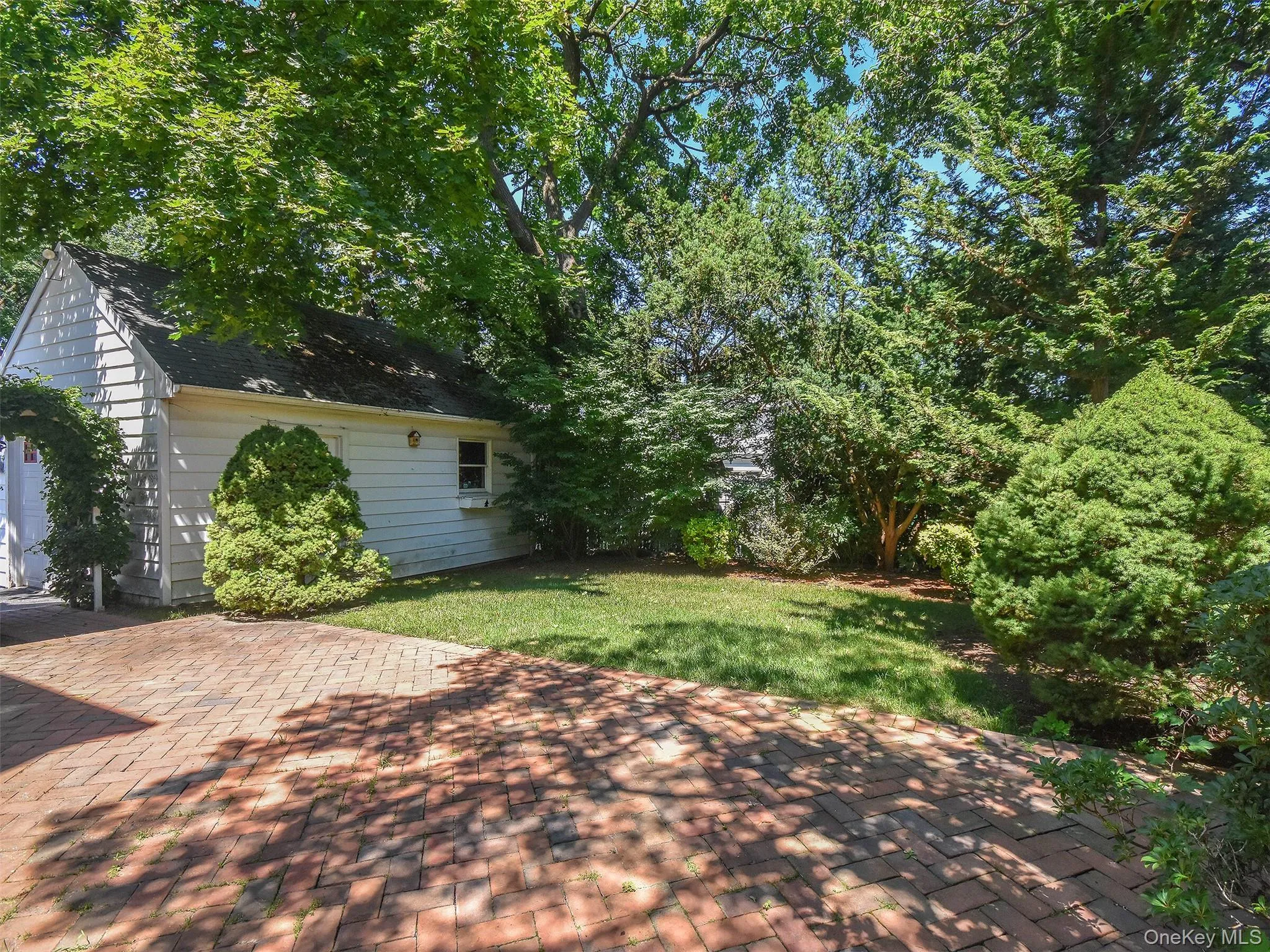 121 Hillcrest Avenue, North Hempstead, NY, 3 Bedrooms Bedrooms, 7 Rooms Rooms,2 BathroomsBathrooms,Residential Lease,For Rent,Hillcrest,0,1019028 121 Hillcrest Avenue, North Hempstead, NY, 3 Bedrooms Bedrooms, 7 Rooms Rooms,2 BathroomsBathrooms,Residential Lease,For Rent,Hillcrest,0,1019028