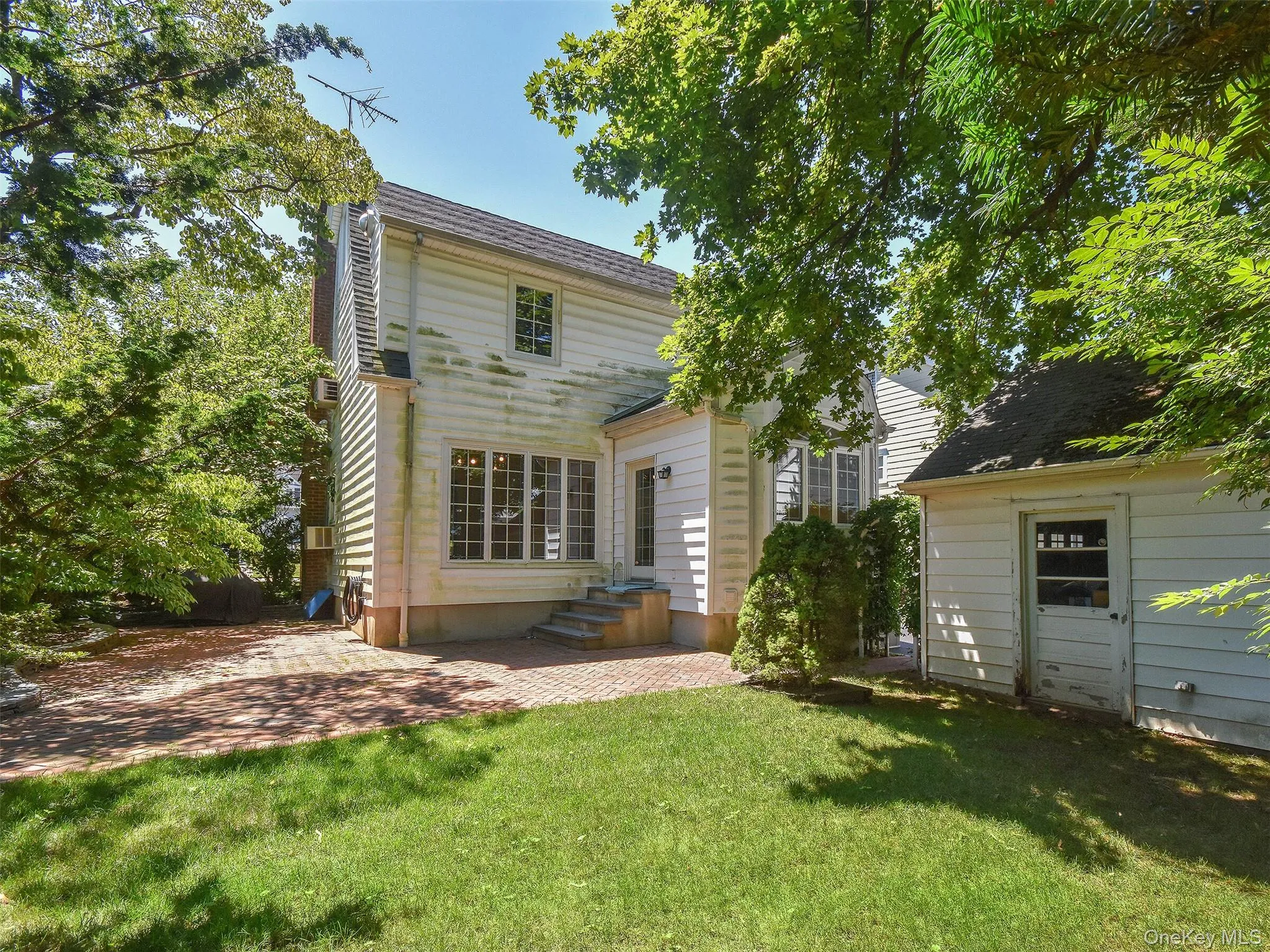 121 Hillcrest Avenue, North Hempstead, NY, 3 Bedrooms Bedrooms, 7 Rooms Rooms,2 BathroomsBathrooms,Residential Lease,For Rent,Hillcrest,0,1019028 121 Hillcrest Avenue, North Hempstead, NY, 3 Bedrooms Bedrooms, 7 Rooms Rooms,2 BathroomsBathrooms,Residential Lease,For Rent,Hillcrest,0,1019028