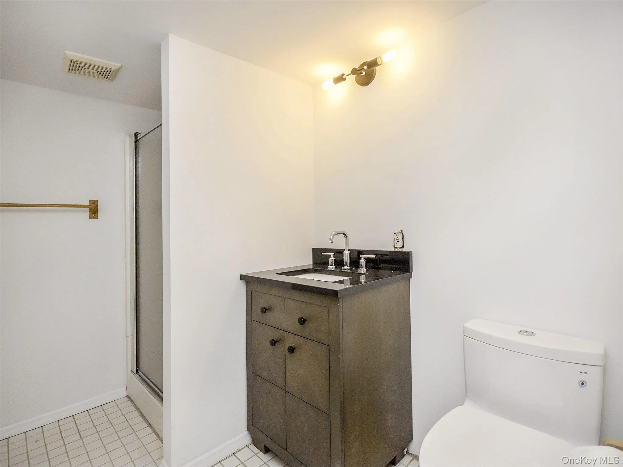 121 Hillcrest Avenue, North Hempstead, NY, 3 Bedrooms Bedrooms, 7 Rooms Rooms,2 BathroomsBathrooms,Residential Lease,For Rent,Hillcrest,0,1019028 121 Hillcrest Avenue, North Hempstead, NY, 3 Bedrooms Bedrooms, 7 Rooms Rooms,2 BathroomsBathrooms,Residential Lease,For Rent,Hillcrest,0,1019028