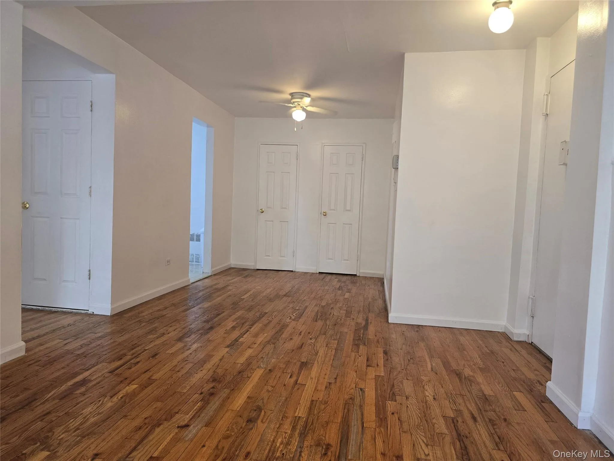 83-36 Beverly Road, New York, NY, 1 Bedroom Bedrooms, 4 Rooms Rooms,1 BathroomBathrooms,Residential Lease,For Rent,Beverly,0,KEY1019029 83-36 Beverly Road, New York, NY, 1 Bedroom Bedrooms, 4 Rooms Rooms,1 BathroomBathrooms,Residential Lease,For Rent,Beverly,0,KEY1019029