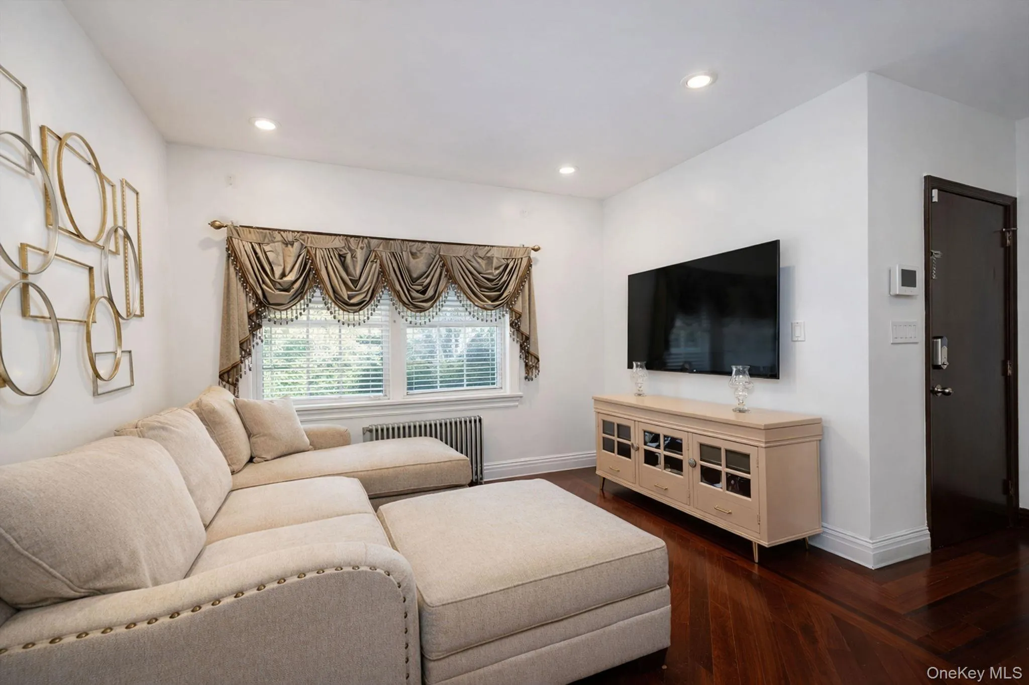 34 Simonson Place, New York, NY, 3 Bedrooms Bedrooms, 5 Rooms Rooms,1 BathroomBathrooms,Residential,For Rent,Simonson,0,1019035 34 Simonson Place, New York, NY, 3 Bedrooms Bedrooms, 5 Rooms Rooms,1 BathroomBathrooms,Residential,For Rent,Simonson,0,1019035