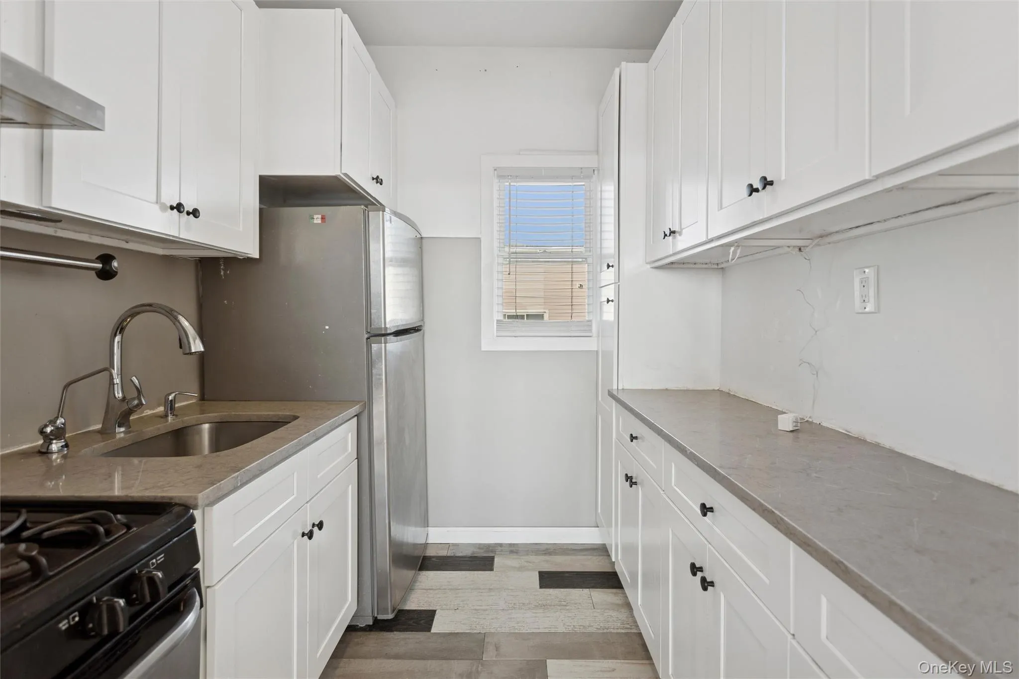 23 Troy Avenue, Hempstead, NY, 2 Bedrooms Bedrooms, 5 Rooms Rooms,1 BathroomBathrooms,Residential Lease,For Rent,Troy,0,KEY1019037 23 Troy Avenue, Hempstead, NY, 2 Bedrooms Bedrooms, 5 Rooms Rooms,1 BathroomBathrooms,Residential Lease,For Rent,Troy,0,KEY1019037