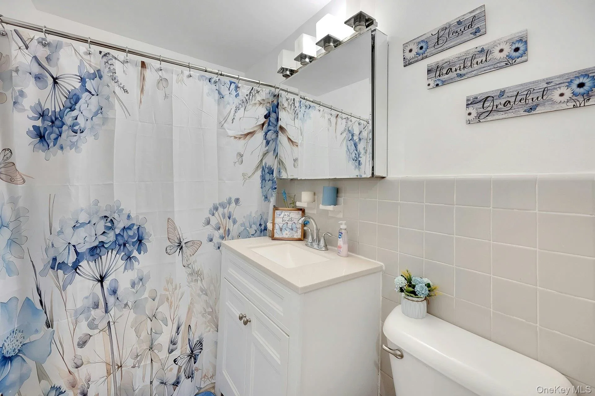280 Collins Avenue, Mount Vernon, NY, 2 Bedrooms Bedrooms, 6 Rooms Rooms,2 BathroomsBathrooms,Residential,For Rent,Collins,0,1019040 280 Collins Avenue, Mount Vernon, NY, 2 Bedrooms Bedrooms, 6 Rooms Rooms,2 BathroomsBathrooms,Residential,For Rent,Collins,0,1019040