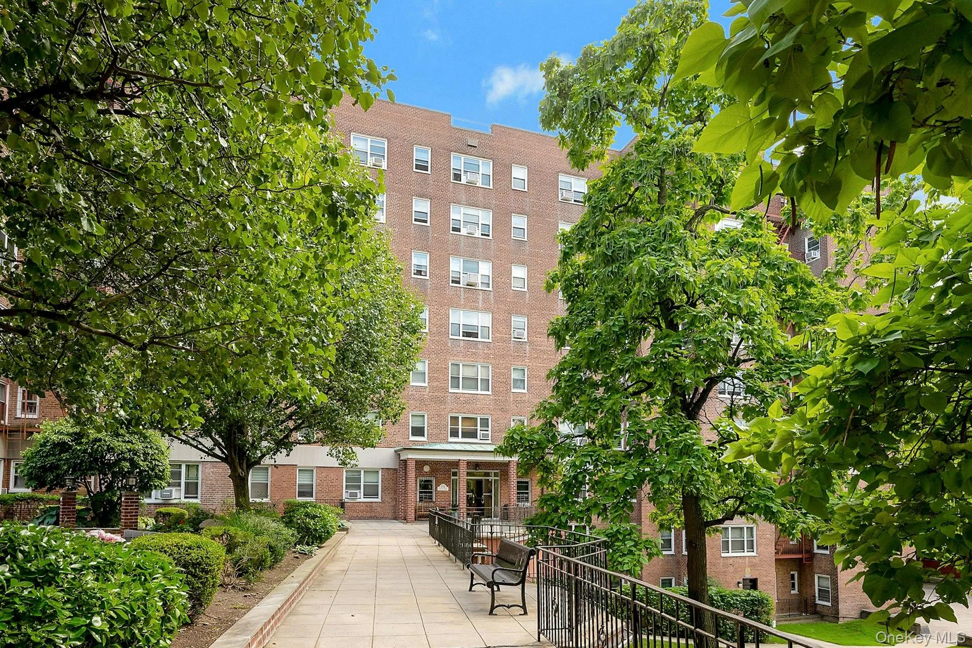 280 Collins Avenue, Mount Vernon, NY, 2 Bedrooms Bedrooms, 6 Rooms Rooms,2 BathroomsBathrooms,Residential,For Rent,Collins,0,1019040 280 Collins Avenue, Mount Vernon, NY, 2 Bedrooms Bedrooms, 6 Rooms Rooms,2 BathroomsBathrooms,Residential,For Rent,Collins,0,1019040