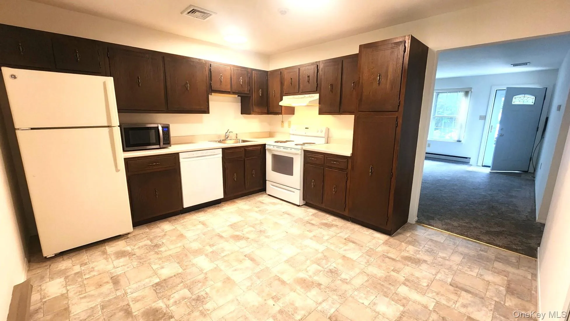 9 Freedom Lane, Brookhaven, NY, 1 Bedroom Bedrooms, 4 Rooms Rooms,1 BathroomBathrooms,Residential,For Rent,Freedom,0,KEY1019048 9 Freedom Lane, Brookhaven, NY, 1 Bedroom Bedrooms, 4 Rooms Rooms,1 BathroomBathrooms,Residential,For Rent,Freedom,0,KEY1019048