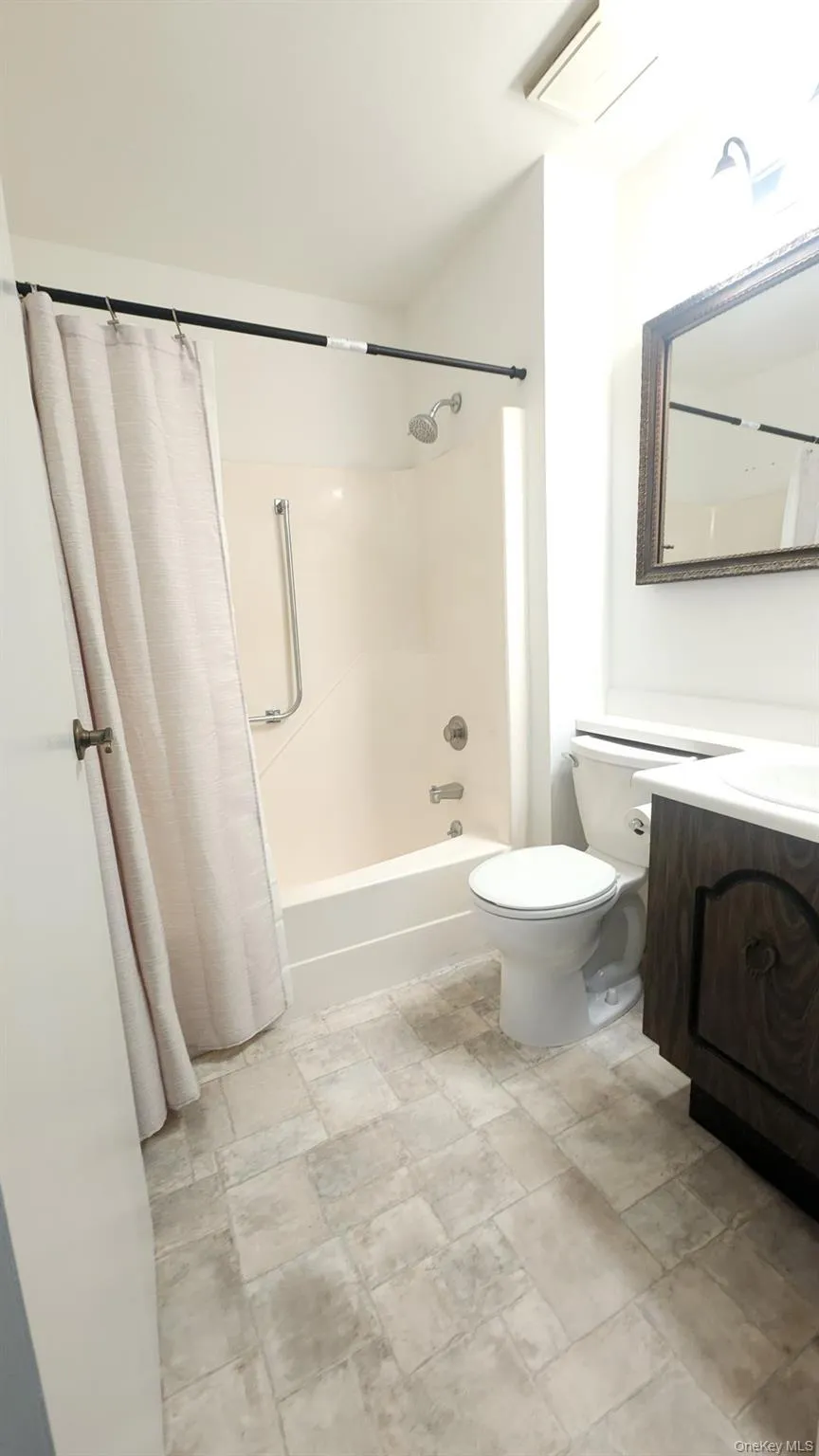 9 Freedom Lane, Brookhaven, NY, 1 Bedroom Bedrooms, 4 Rooms Rooms,1 BathroomBathrooms,Residential,For Rent,Freedom,0,KEY1019048 9 Freedom Lane, Brookhaven, NY, 1 Bedroom Bedrooms, 4 Rooms Rooms,1 BathroomBathrooms,Residential,For Rent,Freedom,0,KEY1019048