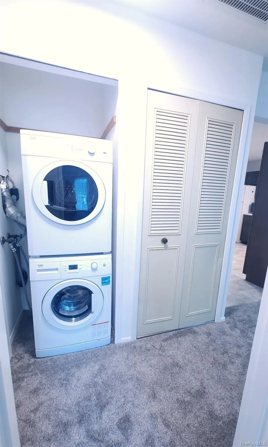 9 Freedom Lane, Brookhaven, NY, 1 Bedroom Bedrooms, 4 Rooms Rooms,1 BathroomBathrooms,Residential,For Rent,Freedom,0,KEY1019048 9 Freedom Lane, Brookhaven, NY, 1 Bedroom Bedrooms, 4 Rooms Rooms,1 BathroomBathrooms,Residential,For Rent,Freedom,0,KEY1019048