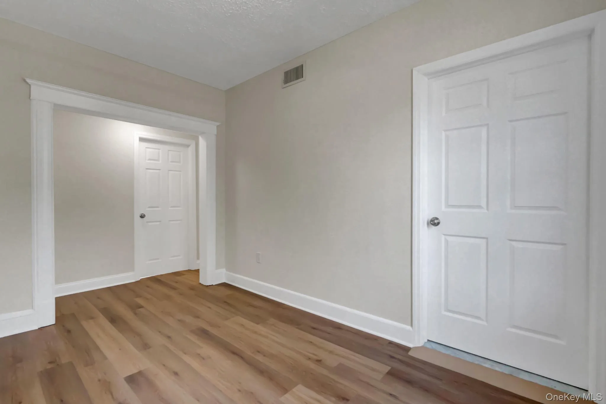 5 Columbia Street, Oyster Bay, NY, 4 Bedrooms Bedrooms, 6 Rooms Rooms,2 BathroomsBathrooms,Residential,For Rent,Columbia,0,1019049 5 Columbia Street, Oyster Bay, NY, 4 Bedrooms Bedrooms, 6 Rooms Rooms,2 BathroomsBathrooms,Residential,For Rent,Columbia,0,1019049