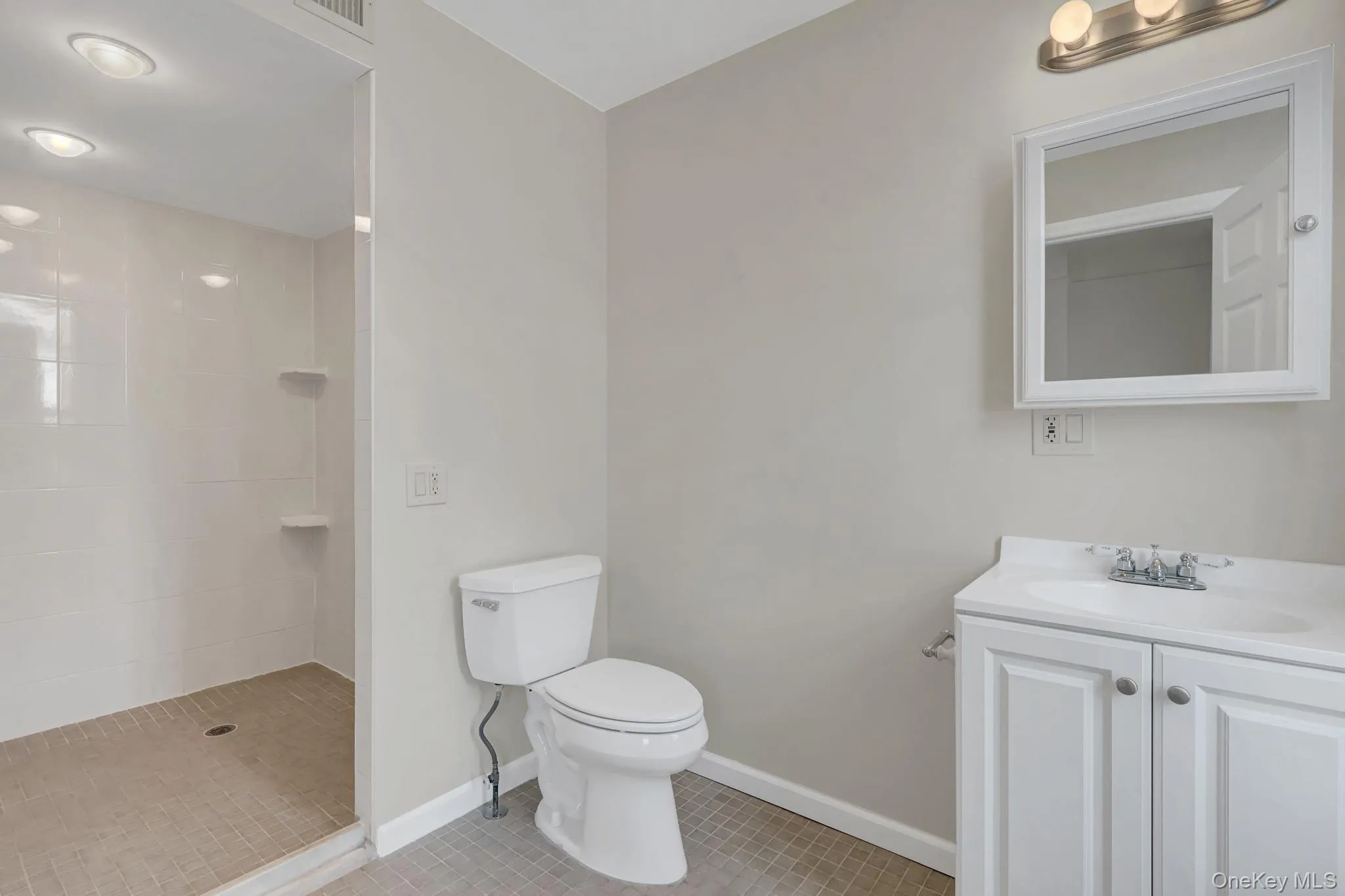 5 Columbia Street, Oyster Bay, NY, 4 Bedrooms Bedrooms, 6 Rooms Rooms,2 BathroomsBathrooms,Residential,For Rent,Columbia,0,1019049 5 Columbia Street, Oyster Bay, NY, 4 Bedrooms Bedrooms, 6 Rooms Rooms,2 BathroomsBathrooms,Residential,For Rent,Columbia,0,1019049