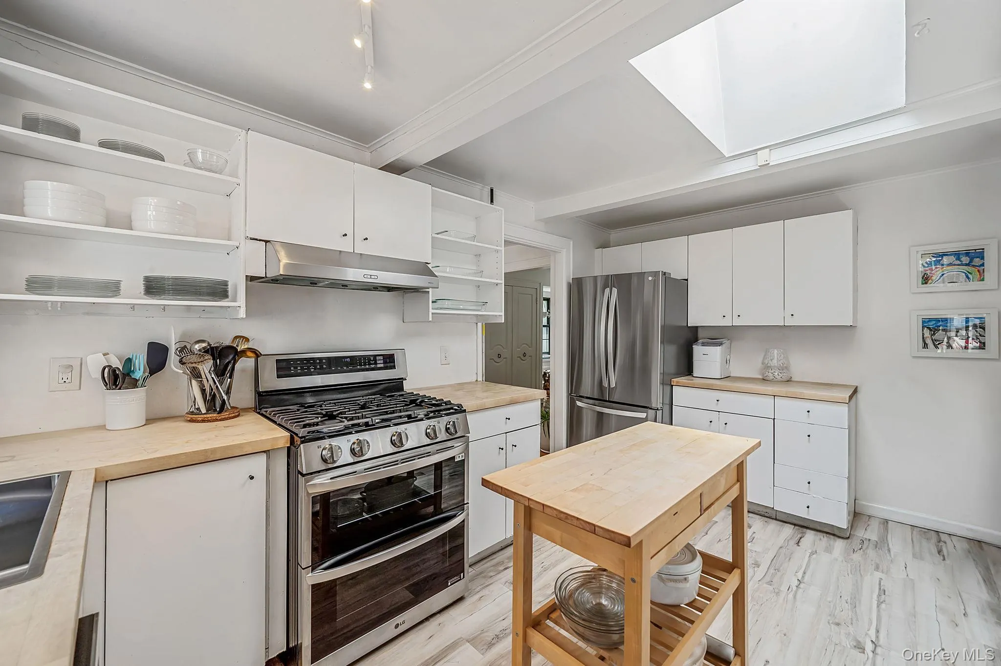 52 Albermarle Avenue, Huntington, NY, 4 Bedrooms Bedrooms, 8 Rooms Rooms,3 BathroomsBathrooms,Residential,For Rent,Albermarle,0,1019050 52 Albermarle Avenue, Huntington, NY, 4 Bedrooms Bedrooms, 8 Rooms Rooms,3 BathroomsBathrooms,Residential,For Rent,Albermarle,0,1019050