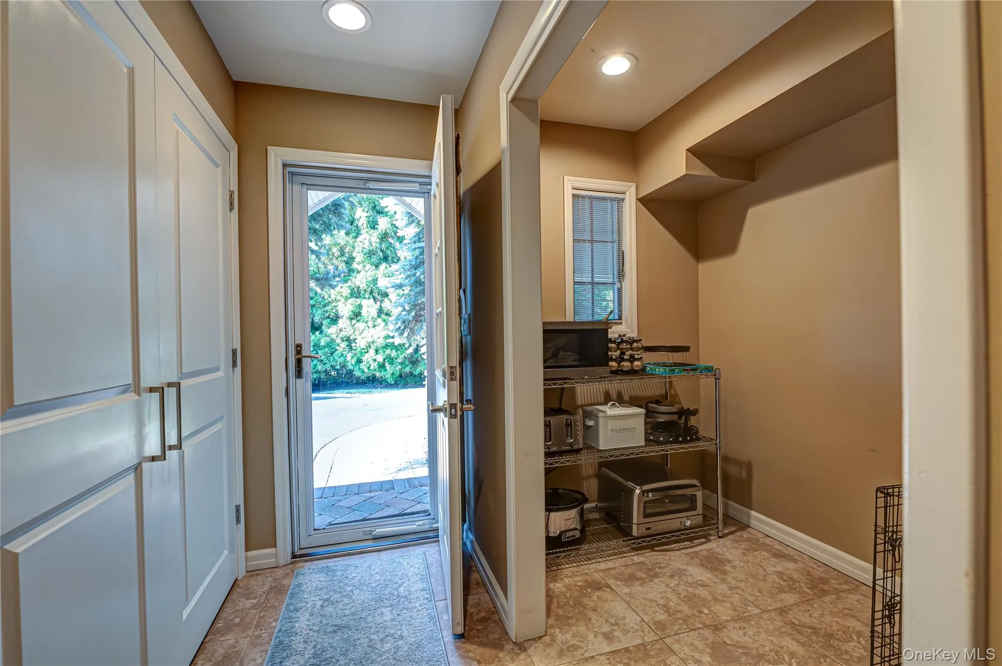 9 Crick Holly Lane, Islip, NY, 5 Bedrooms Bedrooms, 10 Rooms Rooms,2 BathroomsBathrooms,Residential,For Rent,Crick Holly,0,1019052 9 Crick Holly Lane, Islip, NY, 5 Bedrooms Bedrooms, 10 Rooms Rooms,2 BathroomsBathrooms,Residential,For Rent,Crick Holly,0,1019052