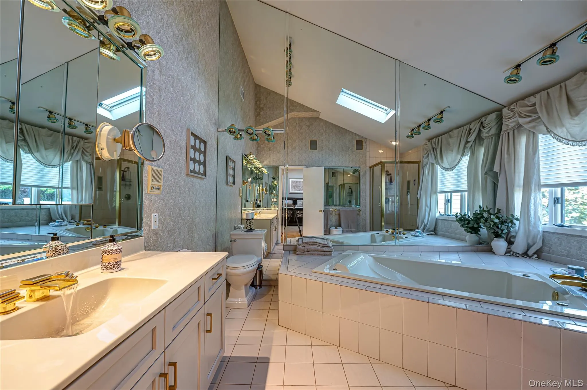 9 Crick Holly Lane, Islip, NY, 5 Bedrooms Bedrooms, 10 Rooms Rooms,2 BathroomsBathrooms,Residential,For Rent,Crick Holly,0,1019052 9 Crick Holly Lane, Islip, NY, 5 Bedrooms Bedrooms, 10 Rooms Rooms,2 BathroomsBathrooms,Residential,For Rent,Crick Holly,0,1019052