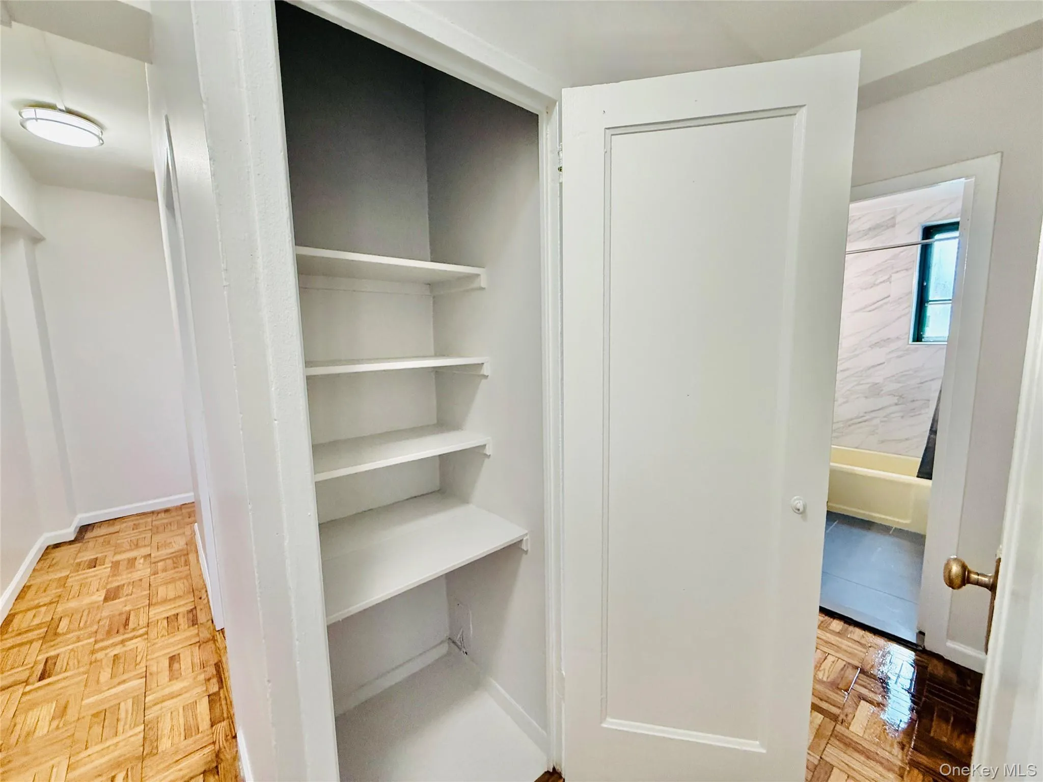 1680 Metropolitan, New York, NY, 2 Bedrooms Bedrooms, 4 Rooms Rooms,1 BathroomBathrooms,Residential,For Rent,Metropolitan,0,KEY1019057 1680 Metropolitan, New York, NY, 2 Bedrooms Bedrooms, 4 Rooms Rooms,1 BathroomBathrooms,Residential,For Rent,Metropolitan,0,KEY1019057