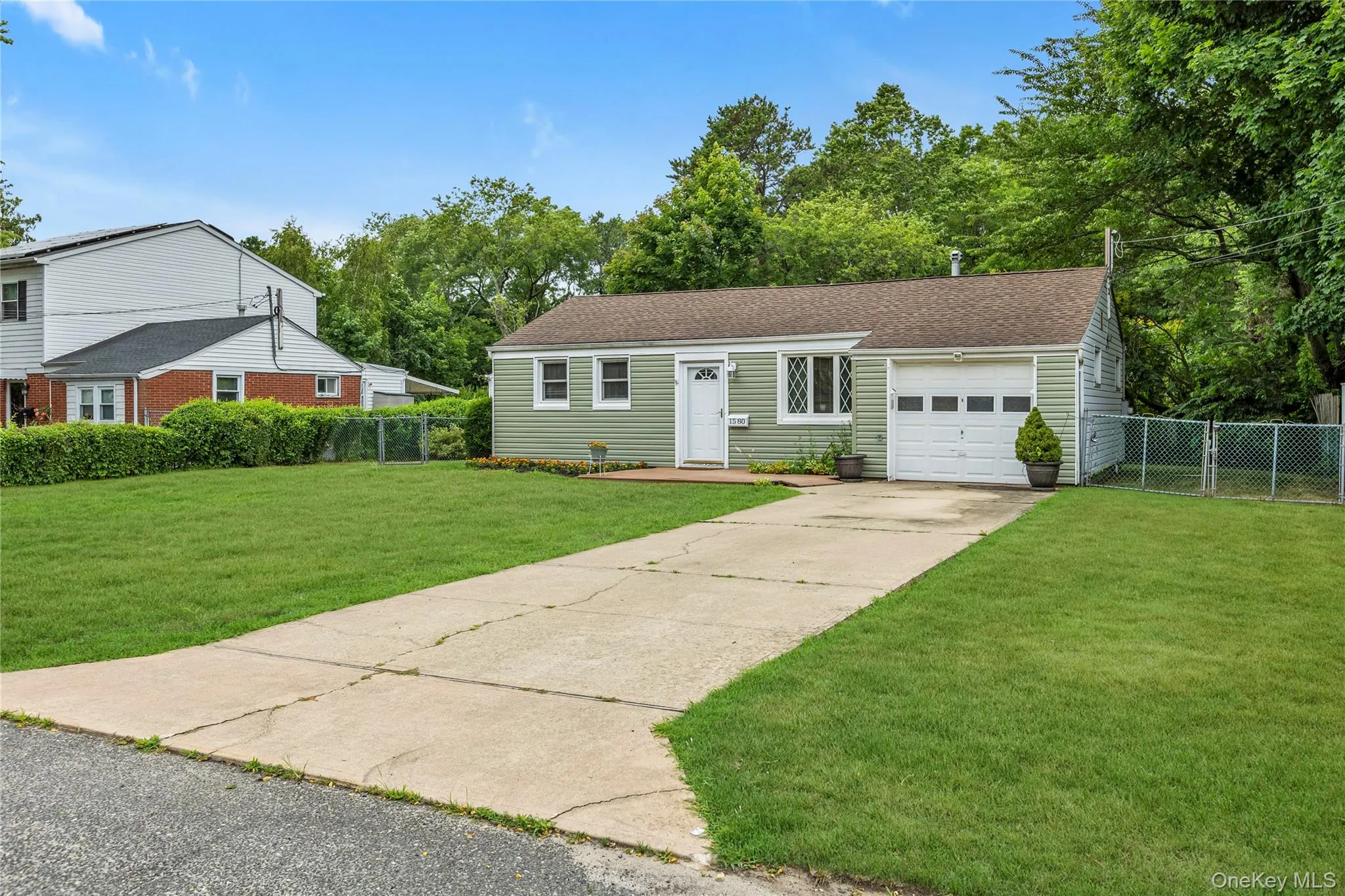 1580 Gardiner Drive, Islip, NY, 2 Bedrooms Bedrooms, 4 Rooms Rooms,1 BathroomBathrooms,Residential,For Rent,Gardiner,0,1019062 1580 Gardiner Drive, Islip, NY, 2 Bedrooms Bedrooms, 4 Rooms Rooms,1 BathroomBathrooms,Residential,For Rent,Gardiner,0,1019062