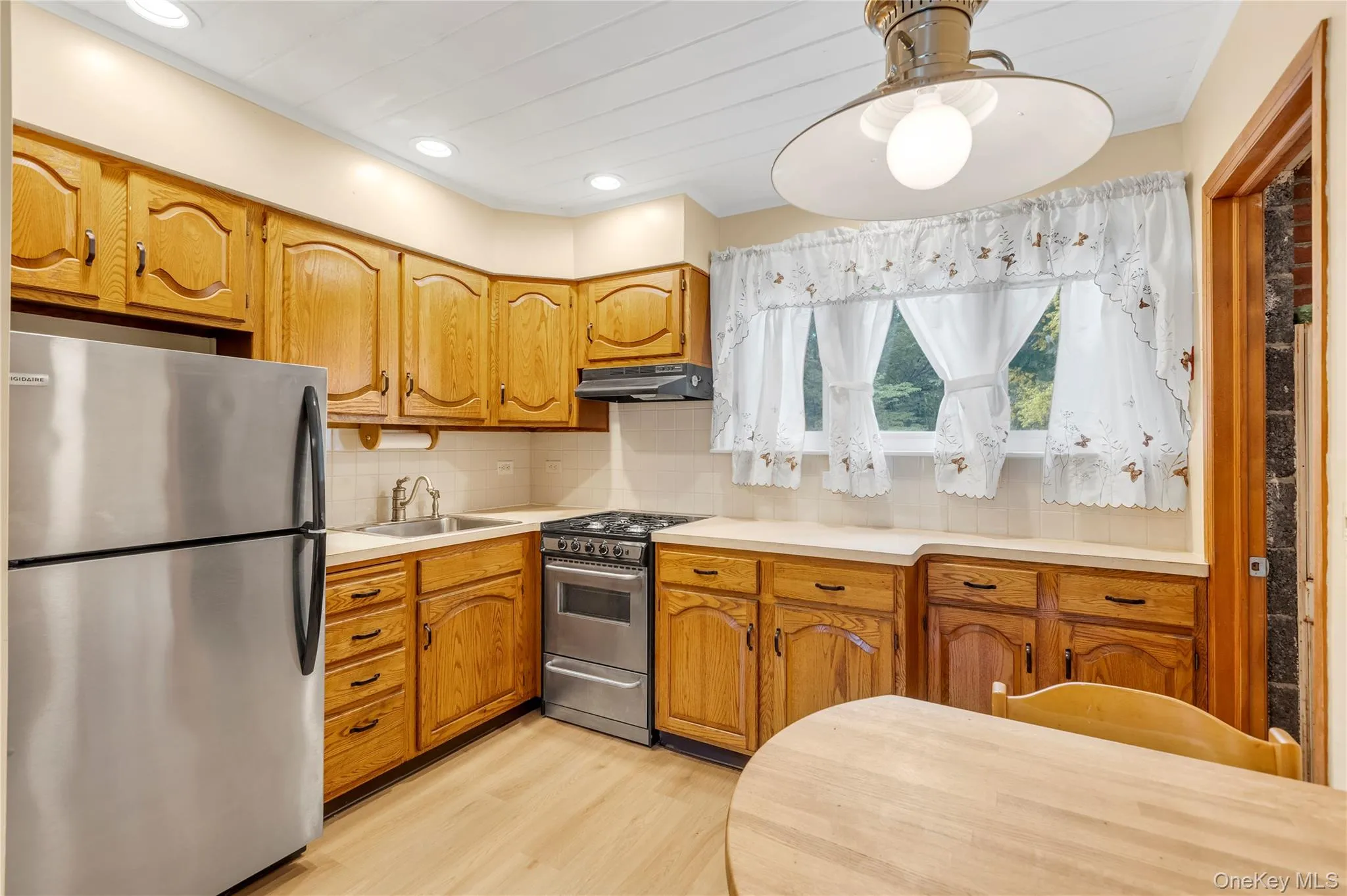 1580 Gardiner Drive, Islip, NY, 2 Bedrooms Bedrooms, 4 Rooms Rooms,1 BathroomBathrooms,Residential,For Rent,Gardiner,0,1019062 1580 Gardiner Drive, Islip, NY, 2 Bedrooms Bedrooms, 4 Rooms Rooms,1 BathroomBathrooms,Residential,For Rent,Gardiner,0,1019062
