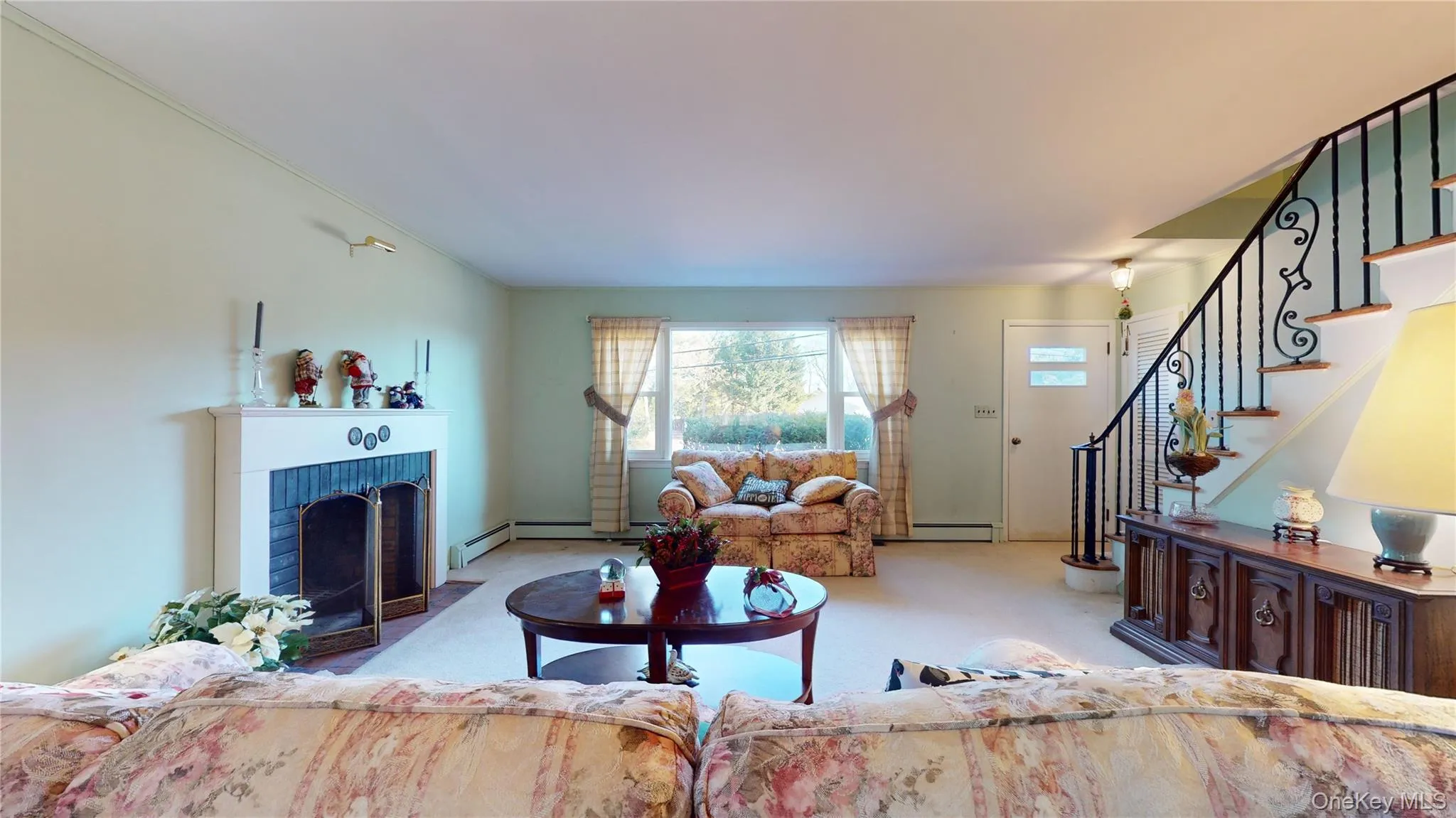 121 Aspatuck Road, Southampton, NY, 3 Bedrooms Bedrooms, 8 Rooms Rooms,2 BathroomsBathrooms,Residential,For Rent,Aspatuck,0,1019065 121 Aspatuck Road, Southampton, NY, 3 Bedrooms Bedrooms, 8 Rooms Rooms,2 BathroomsBathrooms,Residential,For Rent,Aspatuck,0,1019065