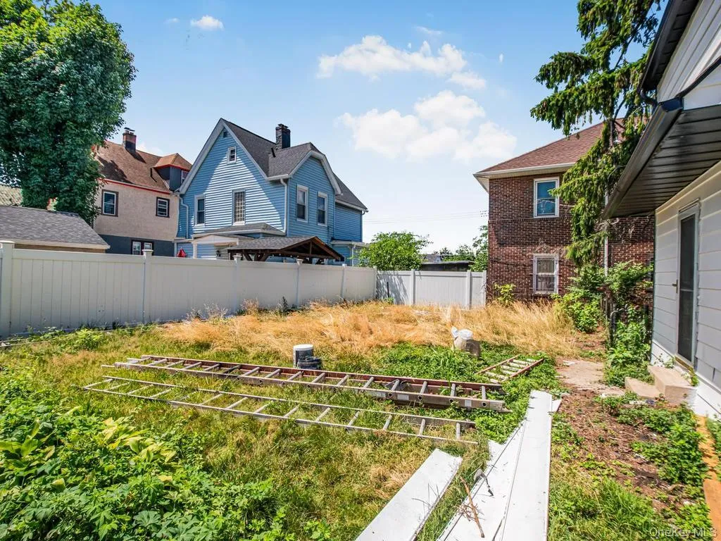 484 5th Street, Mount Vernon, NY, 4 Bedrooms Bedrooms, 8 Rooms Rooms,1 BathroomBathrooms,Residential,For Rent,5th,0,KEY1019067 484 5th Street, Mount Vernon, NY, 4 Bedrooms Bedrooms, 8 Rooms Rooms,1 BathroomBathrooms,Residential,For Rent,5th,0,KEY1019067