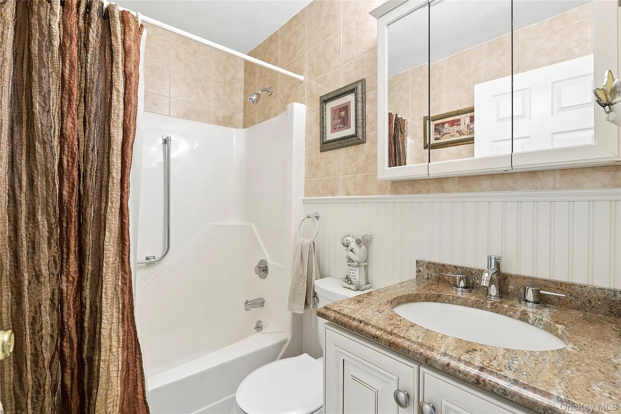 4 Flair Way, Brookhaven, NY, 2 Bedrooms Bedrooms, 8 Rooms Rooms,2 BathroomsBathrooms,Residential,For Rent,Flair,0,KEY1019071 4 Flair Way, Brookhaven, NY, 2 Bedrooms Bedrooms, 8 Rooms Rooms,2 BathroomsBathrooms,Residential,For Rent,Flair,0,KEY1019071