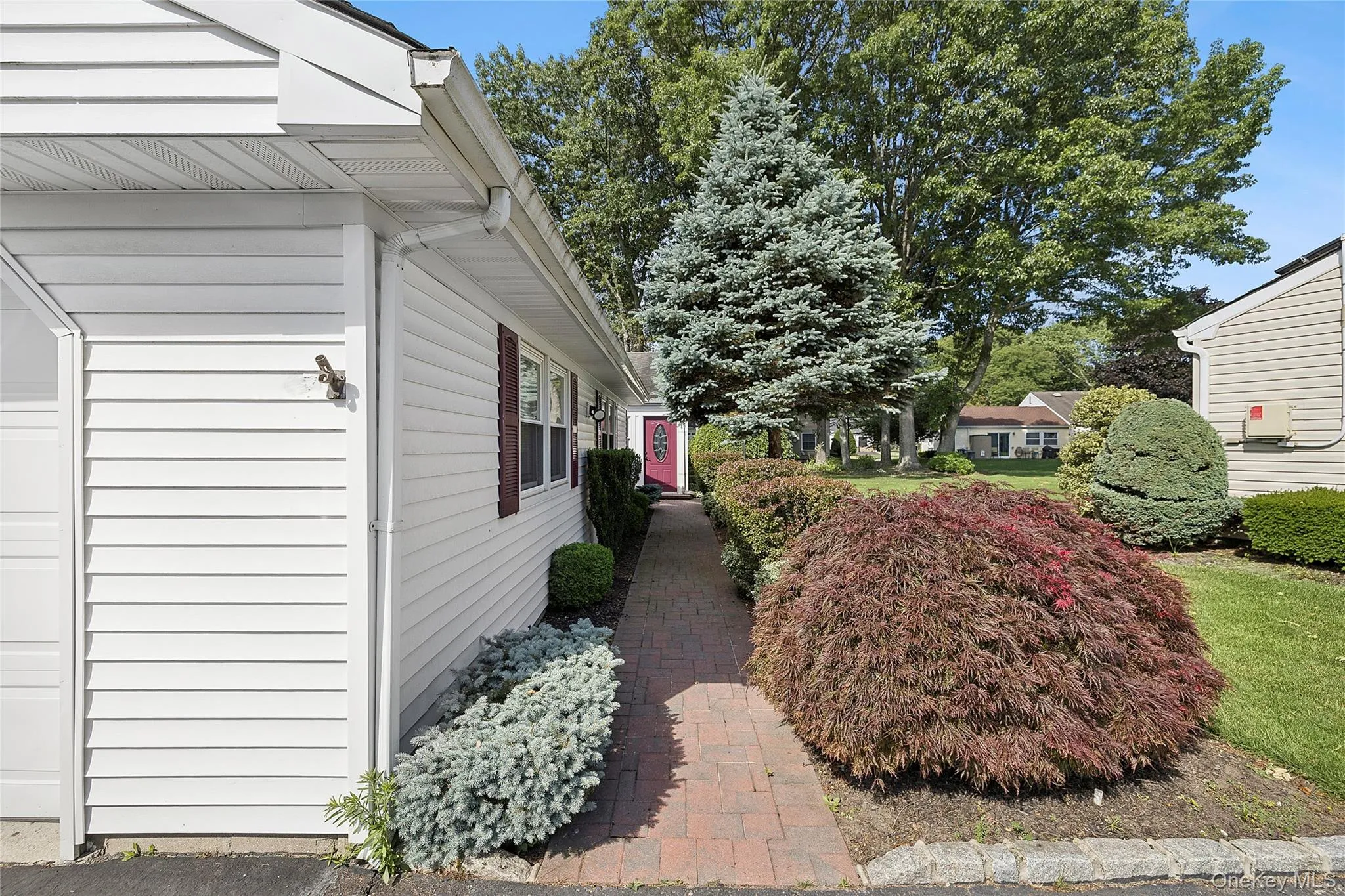 4 Flair Way, Brookhaven, NY, 2 Bedrooms Bedrooms, 8 Rooms Rooms,2 BathroomsBathrooms,Residential,For Rent,Flair,0,KEY1019071 4 Flair Way, Brookhaven, NY, 2 Bedrooms Bedrooms, 8 Rooms Rooms,2 BathroomsBathrooms,Residential,For Rent,Flair,0,KEY1019071