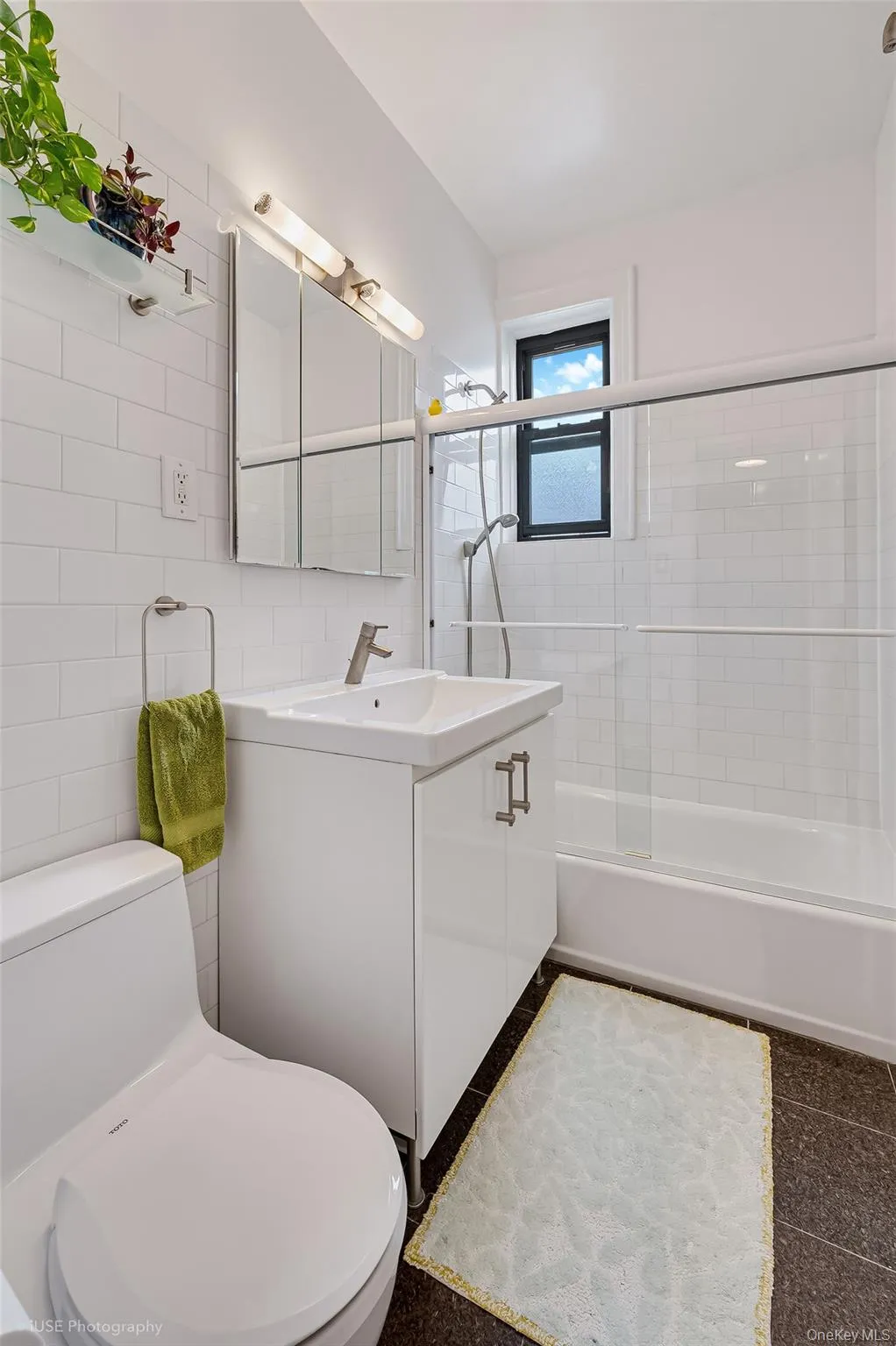 41-42 42nd Street, New York, NY, 1 Bedroom Bedrooms, 3 Rooms Rooms,1 BathroomBathrooms,Residential,For Rent,42nd,0,KEY1019074 41-42 42nd Street, New York, NY, 1 Bedroom Bedrooms, 3 Rooms Rooms,1 BathroomBathrooms,Residential,For Rent,42nd,0,KEY1019074