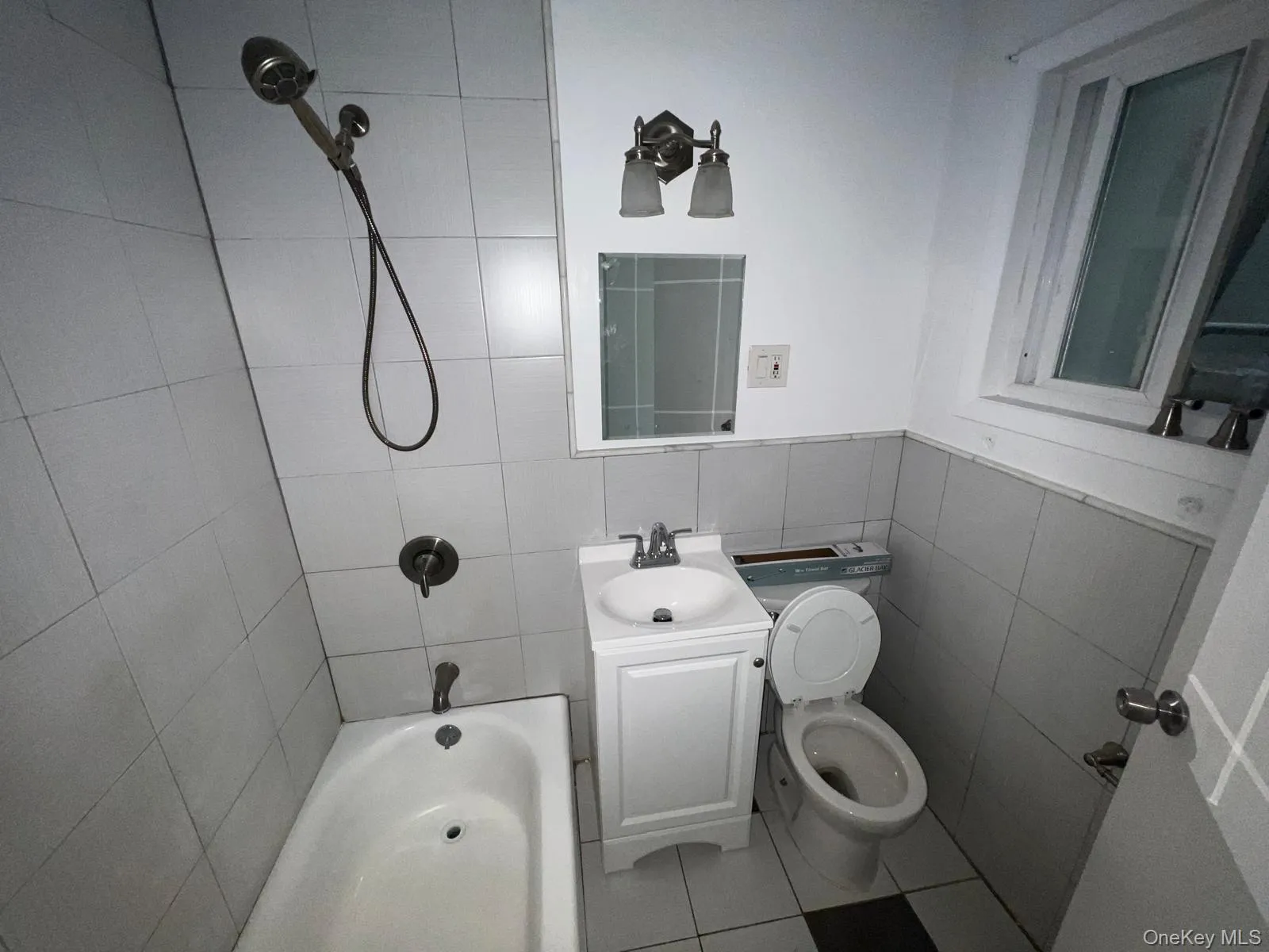 6218 60th Drive, New York, NY, 3 Bedrooms Bedrooms, 5 Rooms Rooms,1 BathroomBathrooms,Residential Lease,For Rent,60th,0,KEY1019075 6218 60th Drive, New York, NY, 3 Bedrooms Bedrooms, 5 Rooms Rooms,1 BathroomBathrooms,Residential Lease,For Rent,60th,0,KEY1019075