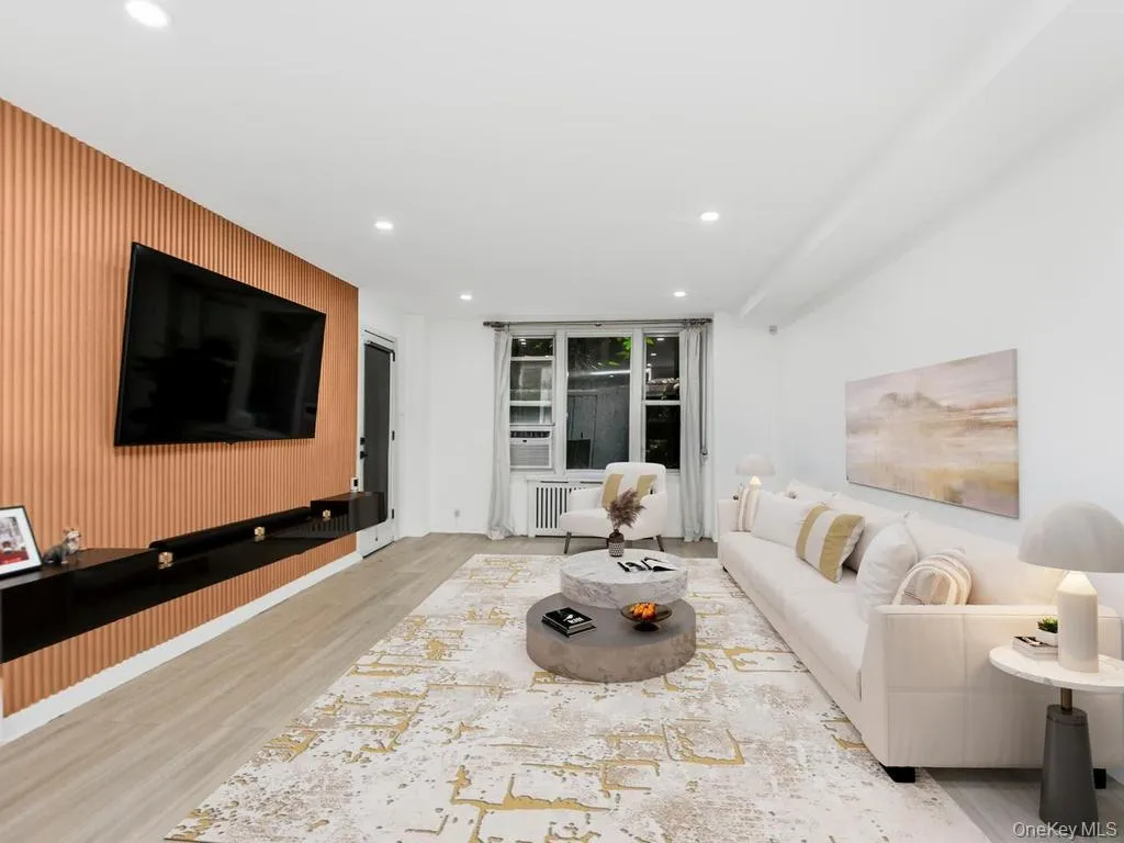 2750 Johnson Avenue, New York, NY, 2 Bedrooms Bedrooms, 4 Rooms Rooms,1 BathroomBathrooms,Residential,For Rent,Johnson,0,KEY1019088 2750 Johnson Avenue, New York, NY, 2 Bedrooms Bedrooms, 4 Rooms Rooms,1 BathroomBathrooms,Residential,For Rent,Johnson,0,KEY1019088