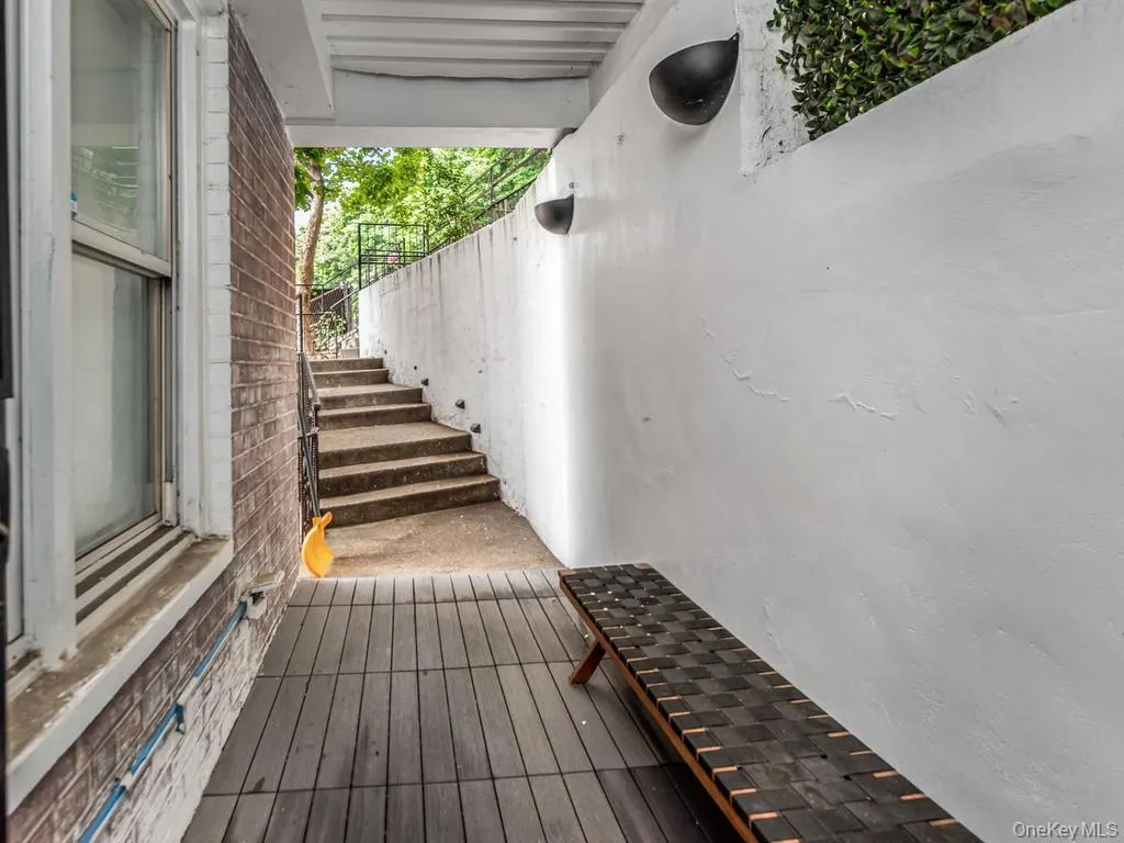 2750 Johnson Avenue, New York, NY, 2 Bedrooms Bedrooms, 4 Rooms Rooms,1 BathroomBathrooms,Residential,For Rent,Johnson,0,KEY1019088 2750 Johnson Avenue, New York, NY, 2 Bedrooms Bedrooms, 4 Rooms Rooms,1 BathroomBathrooms,Residential,For Rent,Johnson,0,KEY1019088