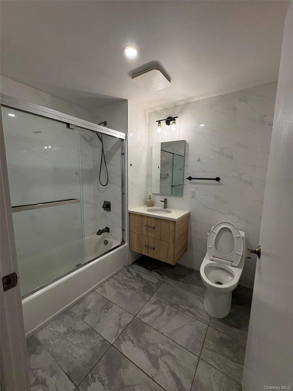 131-19 Fowler Avenue, New York, NY, 2 Bedrooms Bedrooms, 4 Rooms Rooms,2 BathroomsBathrooms,Residential,For Rent,Fowler,0,KEY1019089 131-19 Fowler Avenue, New York, NY, 2 Bedrooms Bedrooms, 4 Rooms Rooms,2 BathroomsBathrooms,Residential,For Rent,Fowler,0,KEY1019089
