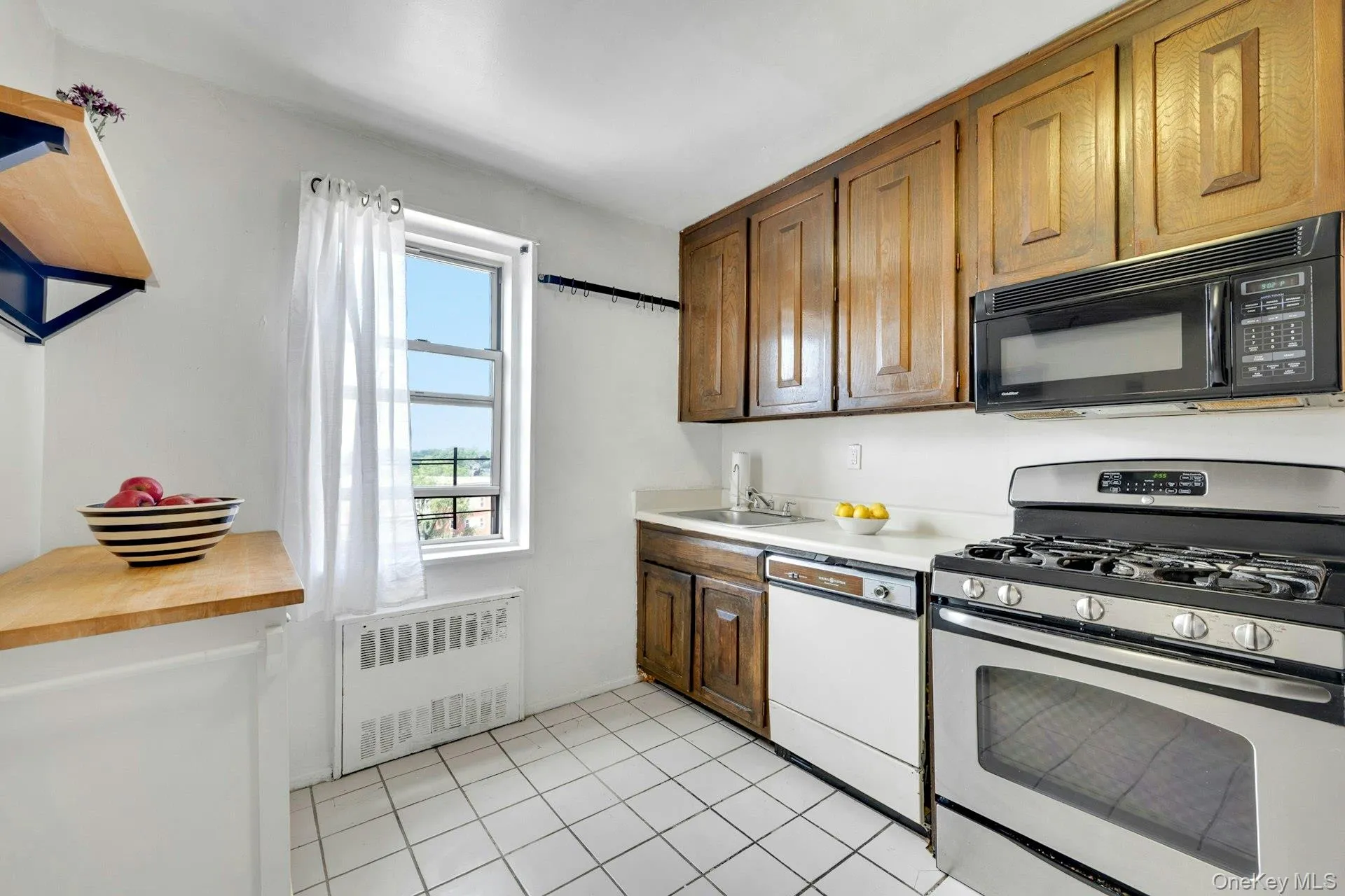 Eat-In Kitchen and window Eat-In Kitchen and window