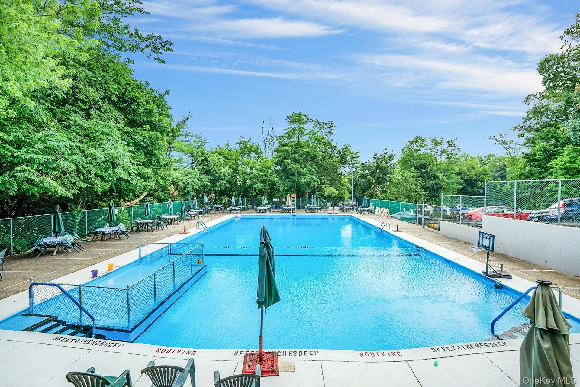 Huge Pool with kiddy pool. A wonderful place to enjoy the summer days! Huge Pool with kiddy pool. A wonderful place to enjoy the summer days!