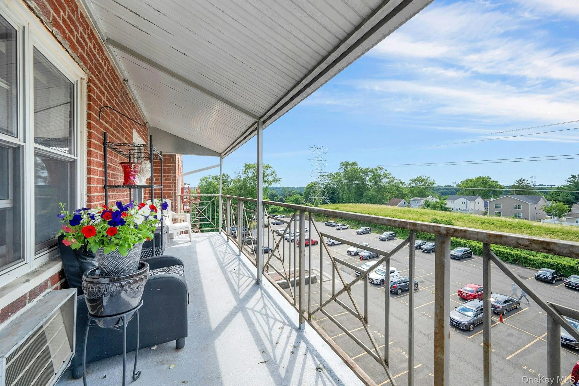 Large Balcony with View to nature. Enjoy your morning cup of Coffee! Large Balcony with View to nature. Enjoy your morning cup of Coffee!