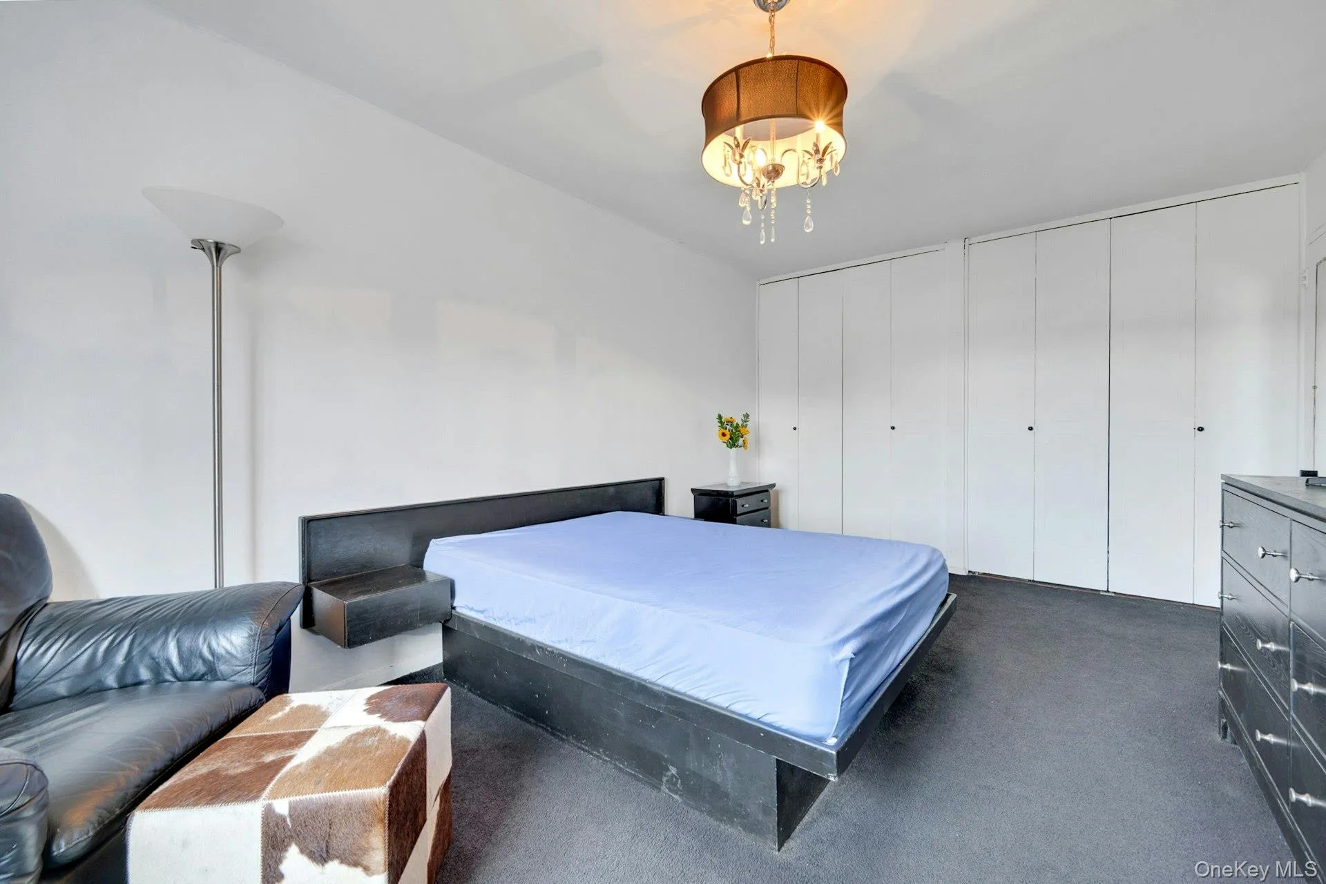 Spacious second bedroom with ample size closet Spacious second bedroom with ample size closet