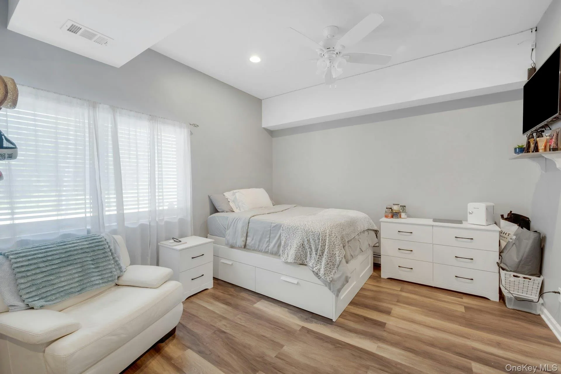 66 Waterside Close, Eastchester, NY, 2 Bedrooms Bedrooms, 5 Rooms Rooms,2 BathroomsBathrooms,Residential,For Rent,Waterside Close,0,1019096 66 Waterside Close, Eastchester, NY, 2 Bedrooms Bedrooms, 5 Rooms Rooms,2 BathroomsBathrooms,Residential,For Rent,Waterside Close,0,1019096