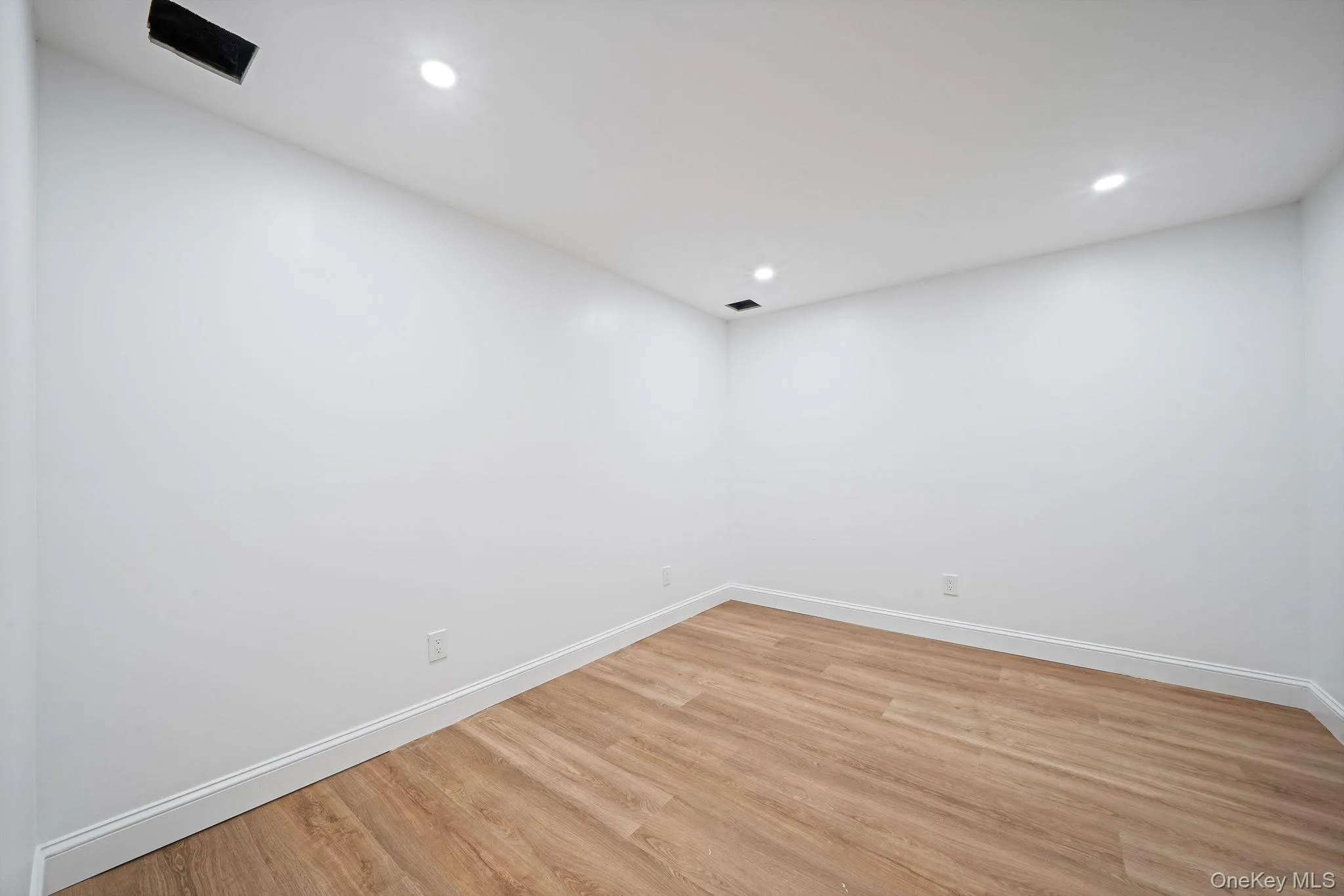 465 Helene Avenue, Brookhaven, NY, 5 Bedrooms Bedrooms, 11 Rooms Rooms,3 BathroomsBathrooms,Residential,For Rent,Helene,0,KEY1019109 465 Helene Avenue, Brookhaven, NY, 5 Bedrooms Bedrooms, 11 Rooms Rooms,3 BathroomsBathrooms,Residential,For Rent,Helene,0,KEY1019109