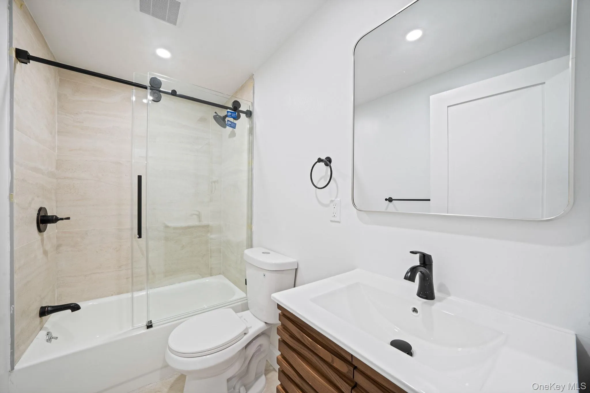 465 Helene Avenue, Brookhaven, NY, 5 Bedrooms Bedrooms, 11 Rooms Rooms,3 BathroomsBathrooms,Residential,For Rent,Helene,0,KEY1019109 465 Helene Avenue, Brookhaven, NY, 5 Bedrooms Bedrooms, 11 Rooms Rooms,3 BathroomsBathrooms,Residential,For Rent,Helene,0,KEY1019109