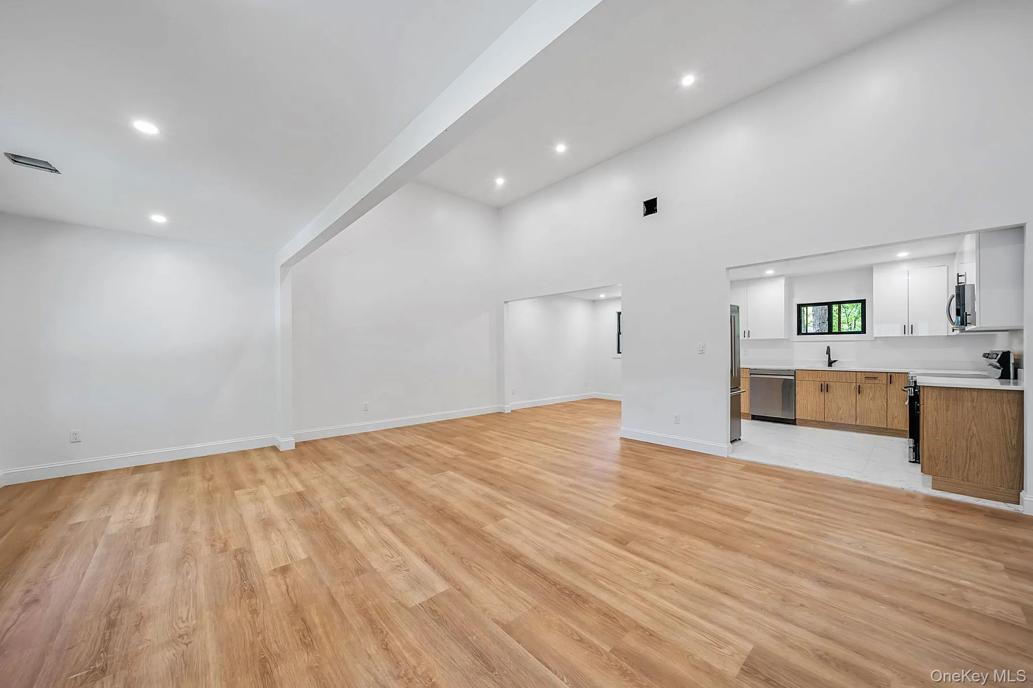 465 Helene Avenue, Brookhaven, NY, 5 Bedrooms Bedrooms, 11 Rooms Rooms,3 BathroomsBathrooms,Residential,For Rent,Helene,0,KEY1019109 465 Helene Avenue, Brookhaven, NY, 5 Bedrooms Bedrooms, 11 Rooms Rooms,3 BathroomsBathrooms,Residential,For Rent,Helene,0,KEY1019109