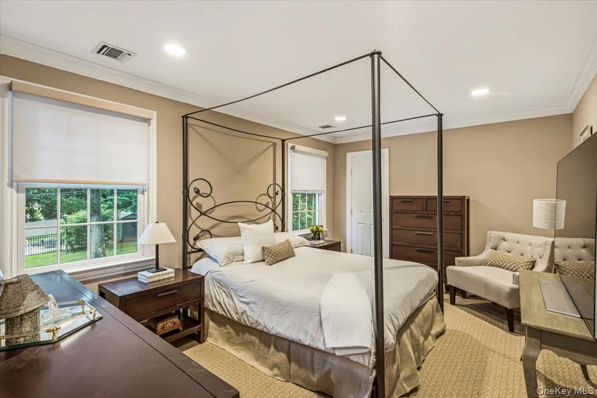 En-Suite Bedroom With Bathroom En-Suite Bedroom With Bathroom