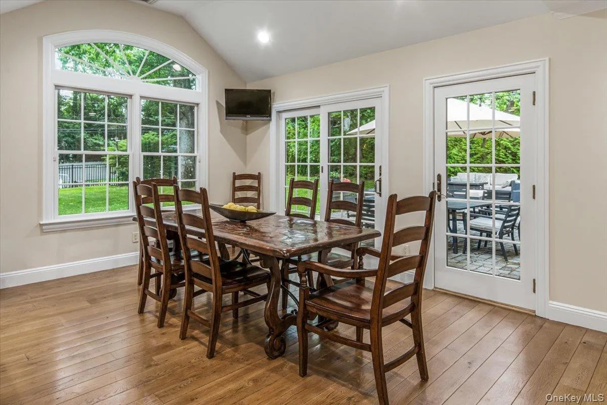 Casual Dining Area Casual Dining Area