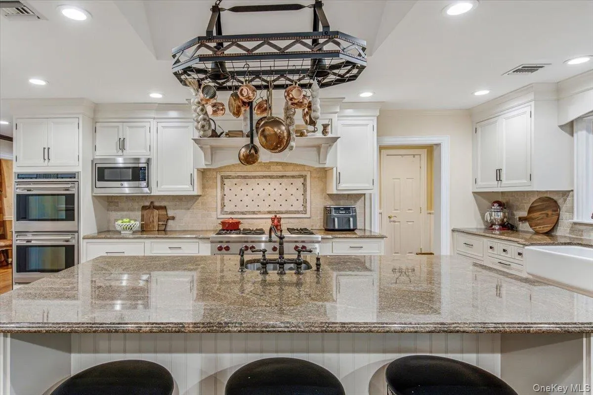 Expansive Kitchen Island Expansive Kitchen Island