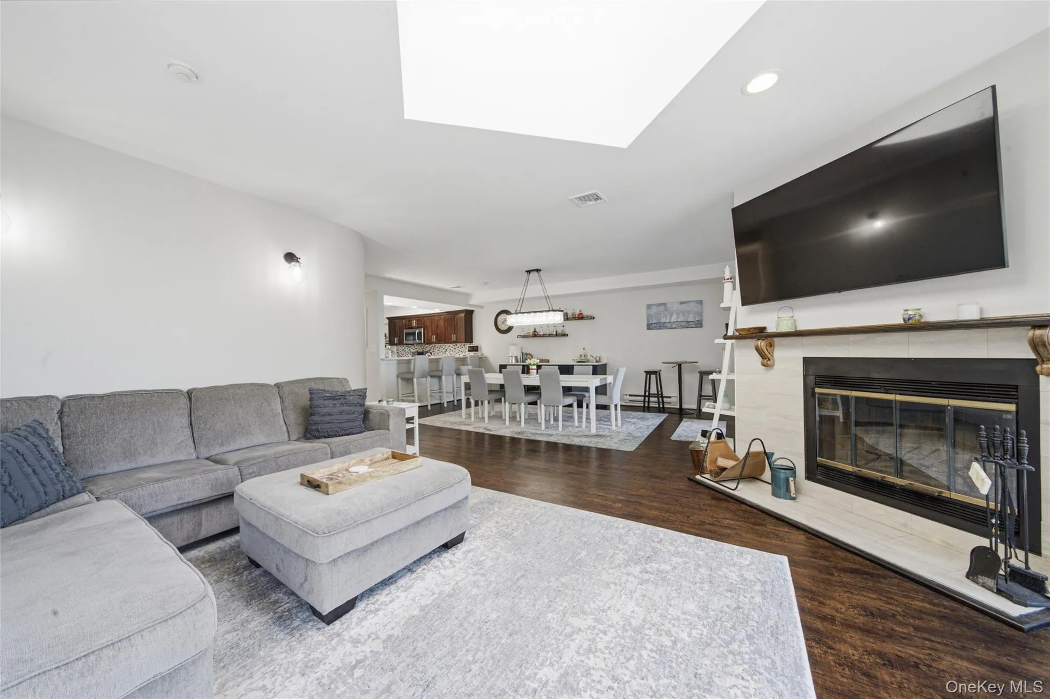103 Fox Hill Drive, Riverhead, NY, 2 Bedrooms Bedrooms, 5 Rooms Rooms,2 BathroomsBathrooms,Residential,For Rent,Fox Hill,0,KEY1019114 103 Fox Hill Drive, Riverhead, NY, 2 Bedrooms Bedrooms, 5 Rooms Rooms,2 BathroomsBathrooms,Residential,For Rent,Fox Hill,0,KEY1019114