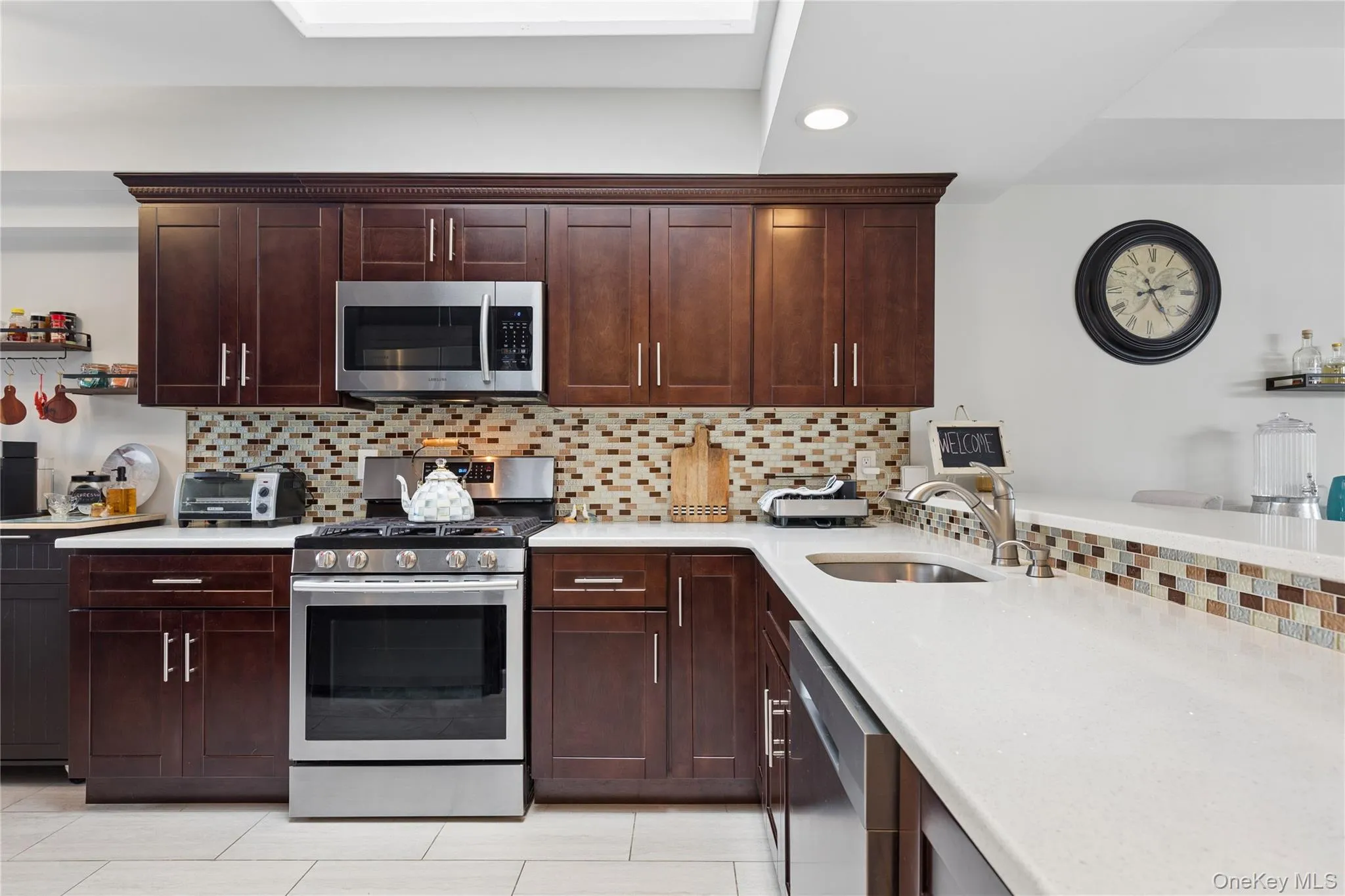103 Fox Hill Drive, Riverhead, NY, 2 Bedrooms Bedrooms, 5 Rooms Rooms,2 BathroomsBathrooms,Residential,For Rent,Fox Hill,0,1019114 103 Fox Hill Drive, Riverhead, NY, 2 Bedrooms Bedrooms, 5 Rooms Rooms,2 BathroomsBathrooms,Residential,For Rent,Fox Hill,0,1019114