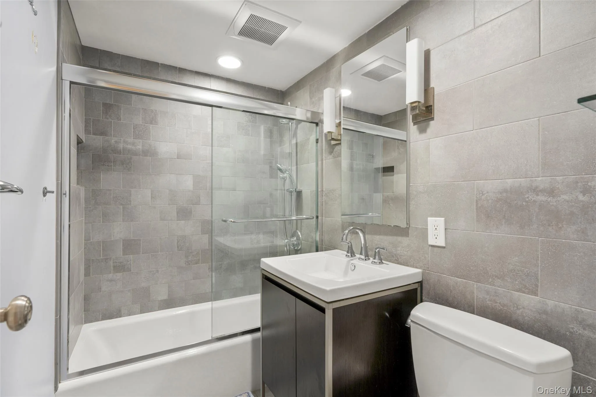 23 Water Grant Street, Yonkers, NY, 2 Bedrooms Bedrooms, 4 Rooms Rooms,1 BathroomBathrooms,Residential,For Rent,Water Grant,0,1019119 23 Water Grant Street, Yonkers, NY, 2 Bedrooms Bedrooms, 4 Rooms Rooms,1 BathroomBathrooms,Residential,For Rent,Water Grant,0,1019119