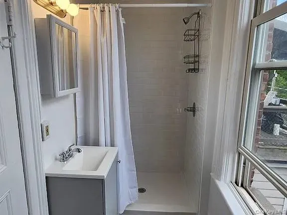 457 Main St, Beacon, NY, 2 Bedrooms Bedrooms, 3 Rooms Rooms,1 BathroomBathrooms,Residential Lease,For Rent,Main St,0,KEY1019120 457 Main St, Beacon, NY, 2 Bedrooms Bedrooms, 3 Rooms Rooms,1 BathroomBathrooms,Residential Lease,For Rent,Main St,0,KEY1019120