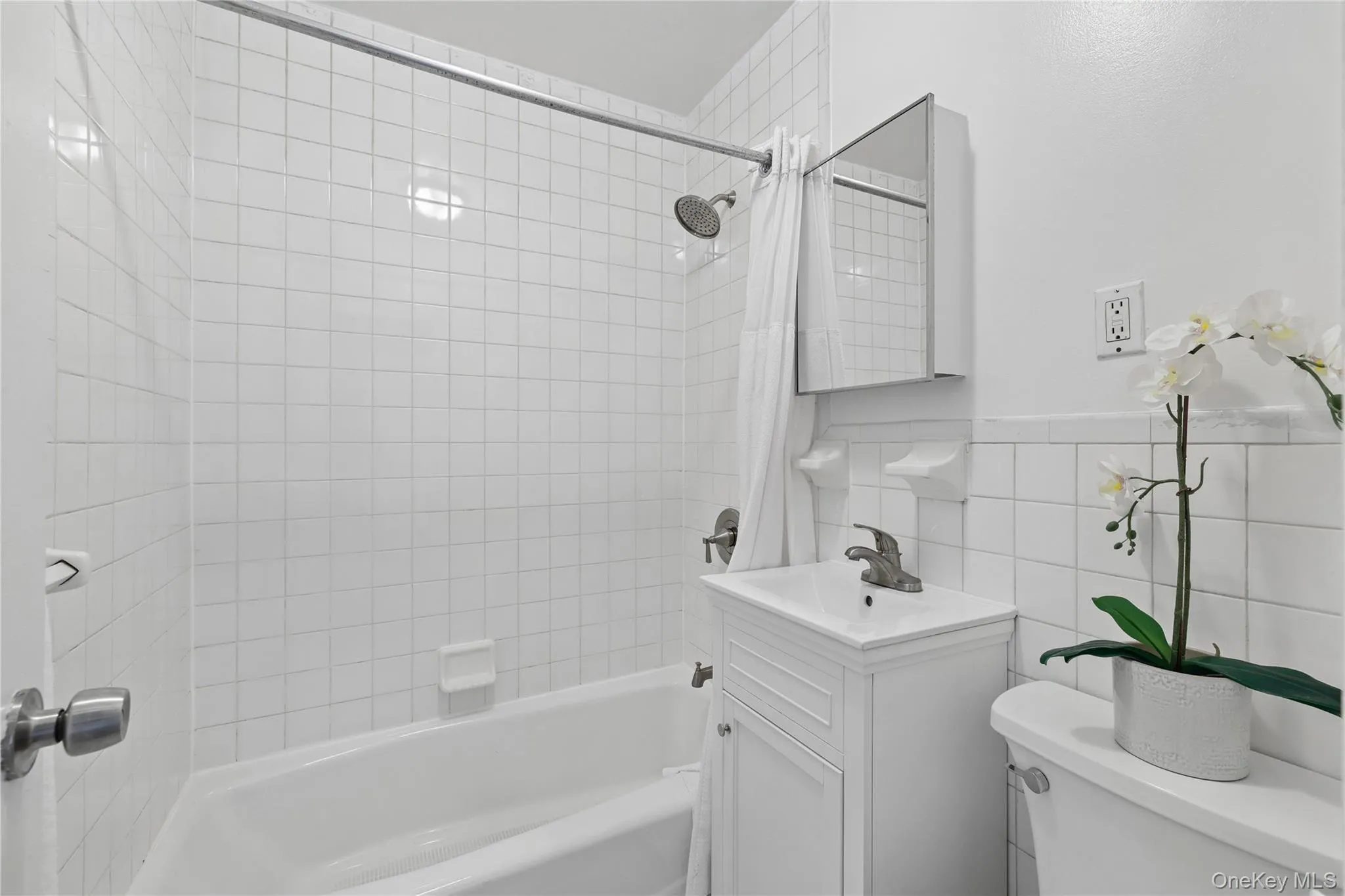 169 Allen Street, New York, NY, 2 Bedrooms Bedrooms, 4 Rooms Rooms,1 BathroomBathrooms,Residential,For Rent,Allen,0,KEY1019128 169 Allen Street, New York, NY, 2 Bedrooms Bedrooms, 4 Rooms Rooms,1 BathroomBathrooms,Residential,For Rent,Allen,0,KEY1019128