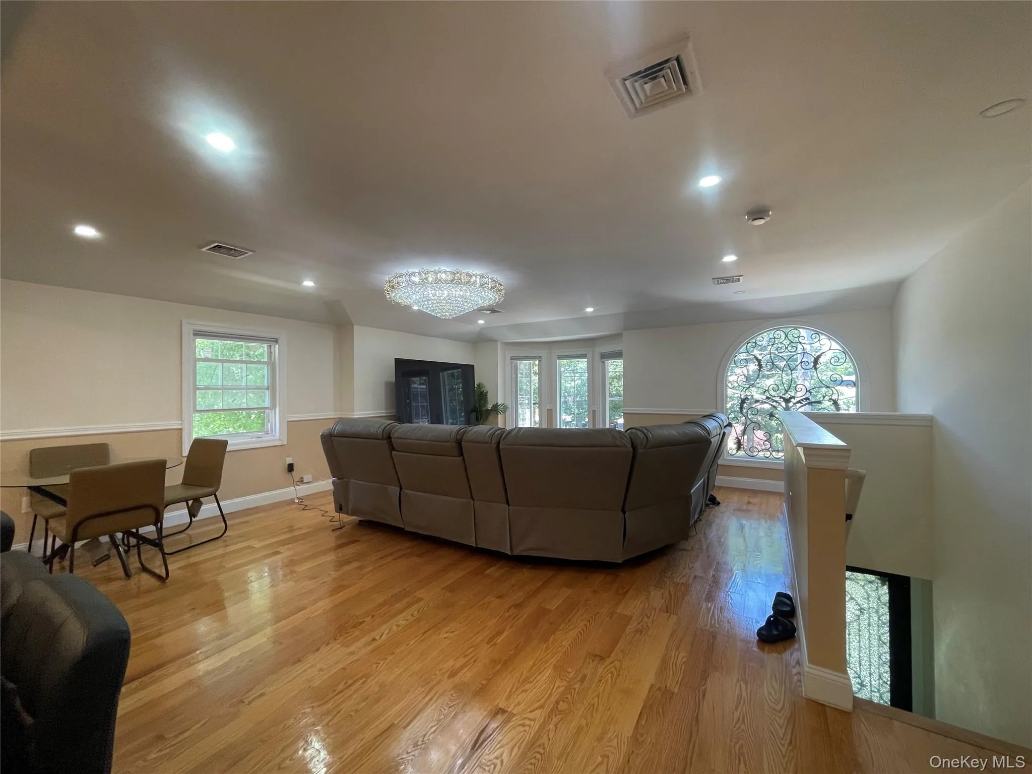 104-03 196th Street, New York, NY, 5 Bedrooms Bedrooms, 8 Rooms Rooms,3 BathroomsBathrooms,Residential Lease,For Rent,196th,0,1019131 104-03 196th Street, New York, NY, 5 Bedrooms Bedrooms, 8 Rooms Rooms,3 BathroomsBathrooms,Residential Lease,For Rent,196th,0,1019131
